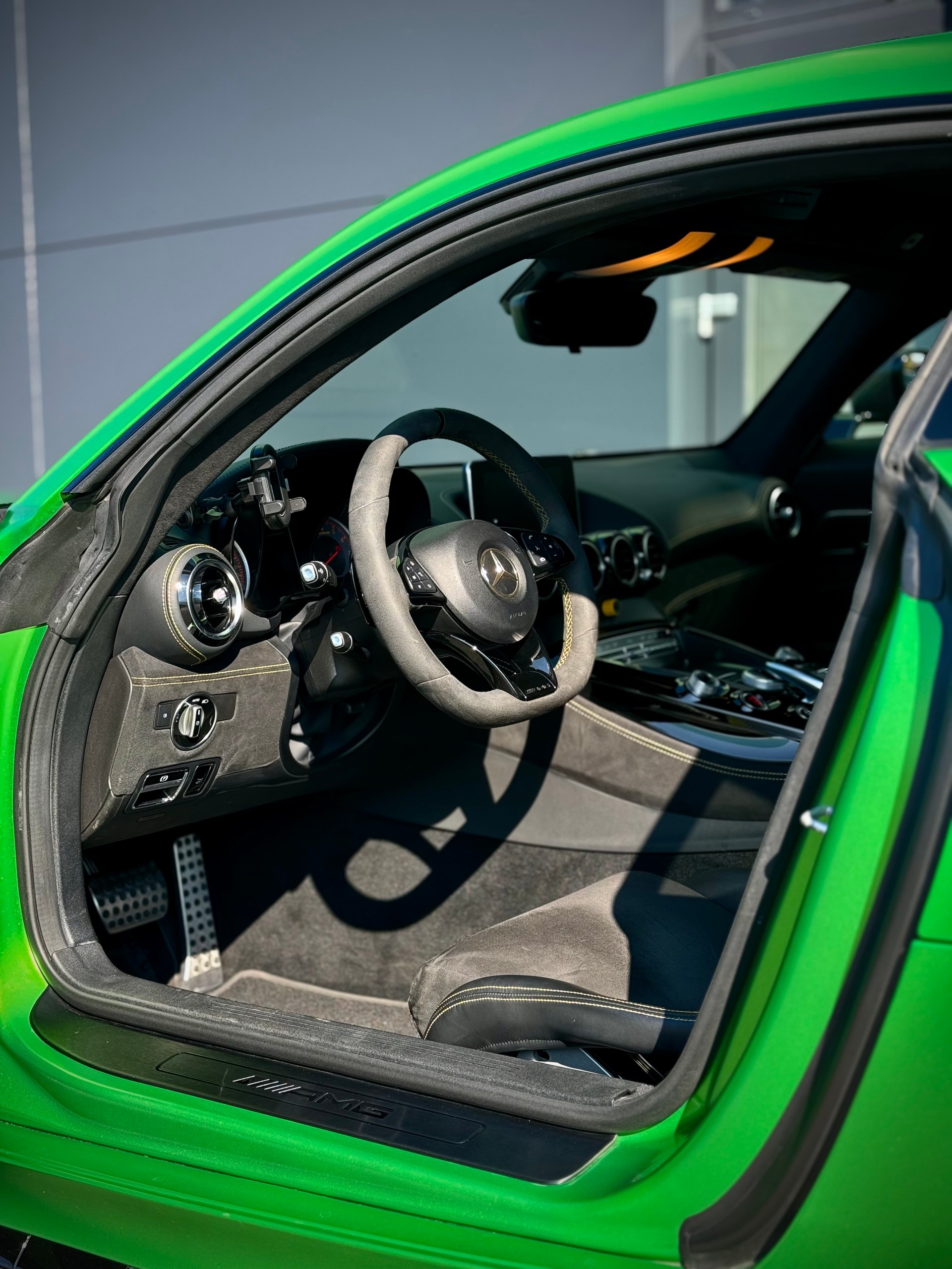 MERCEDES-BENZ AMG GT R TRACK PACKAGE-image-5