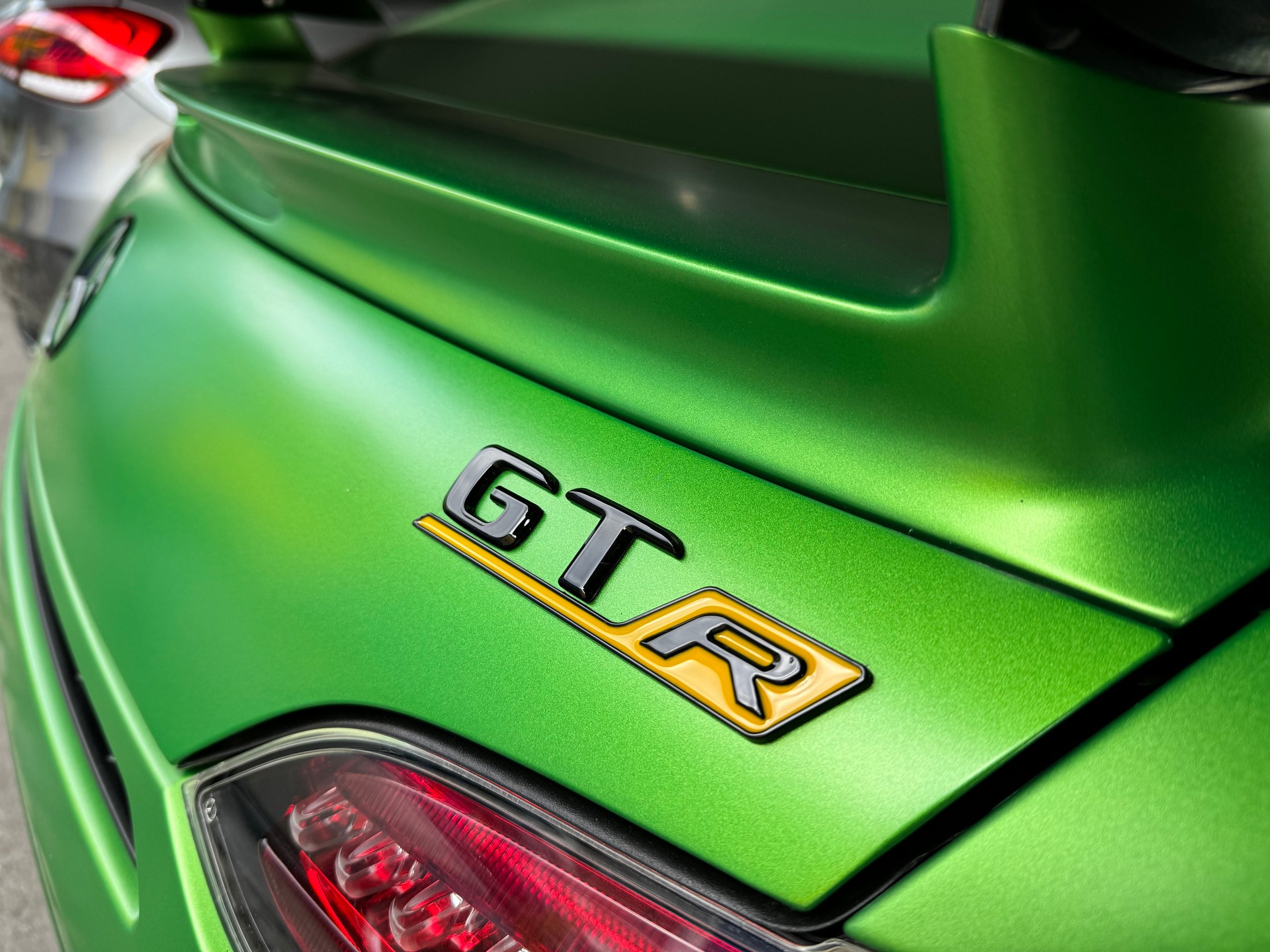 MERCEDES-BENZ AMG GT R TRACK PACKAGE-image-2