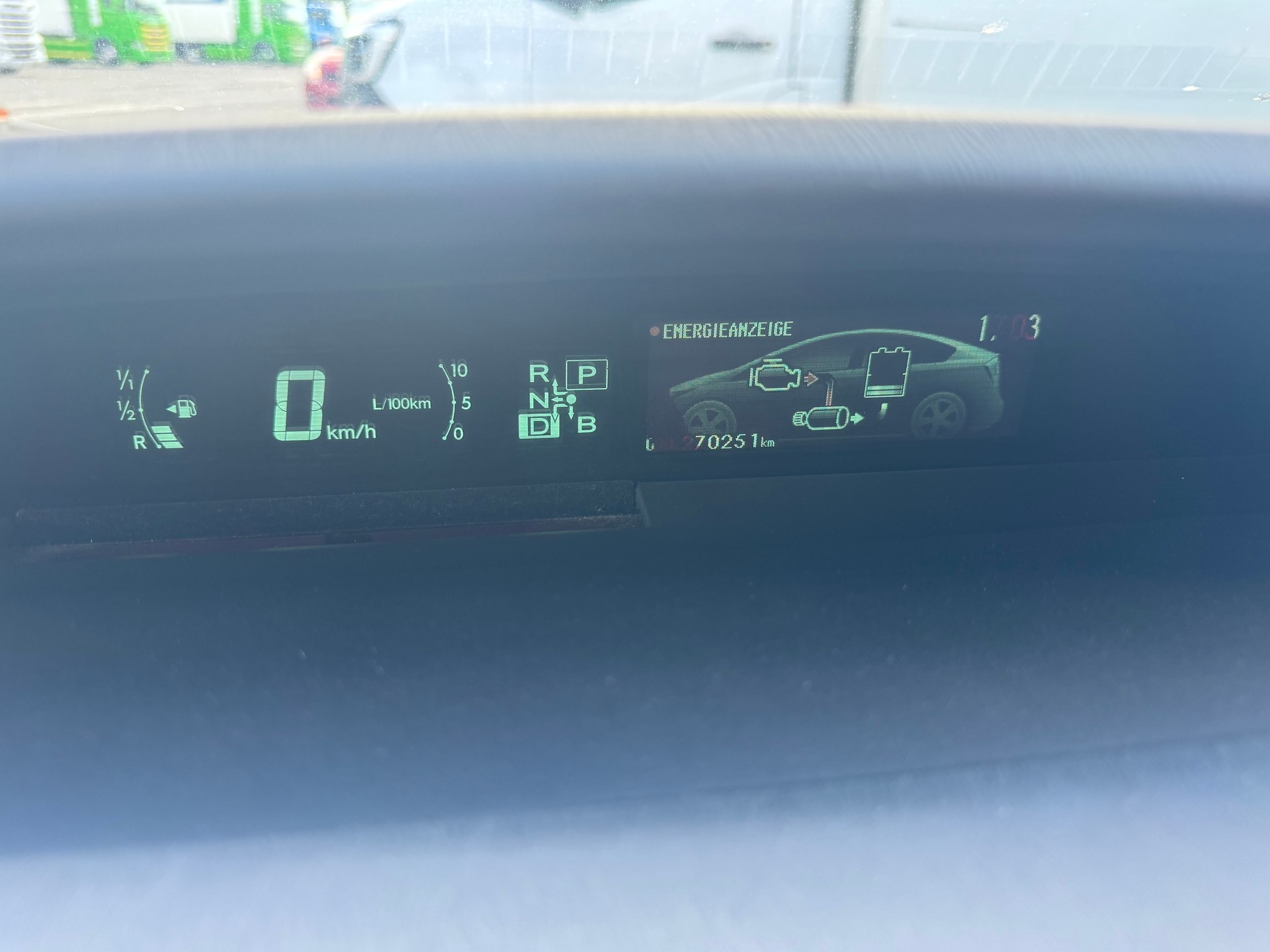 TOYOTA Prius 1.8 16V HSD Sol-image-12