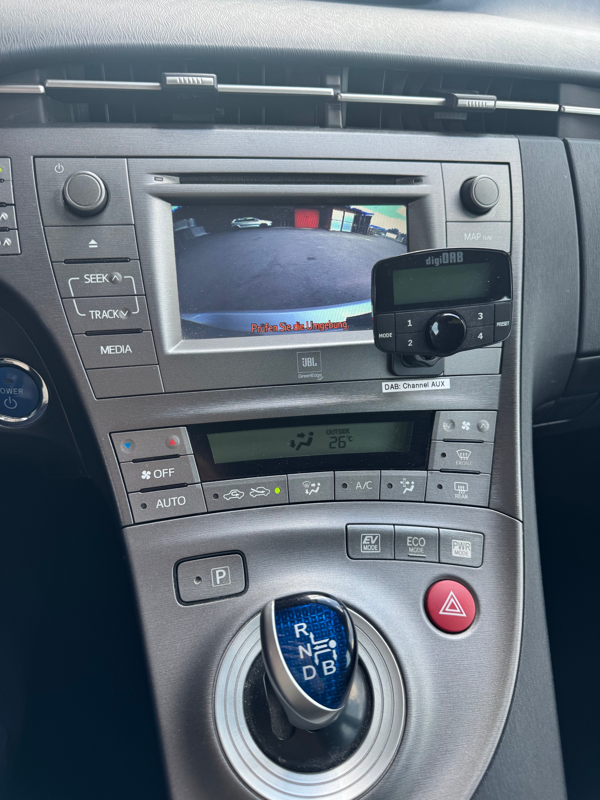TOYOTA Prius 1.8 16V HSD Sol-image-11
