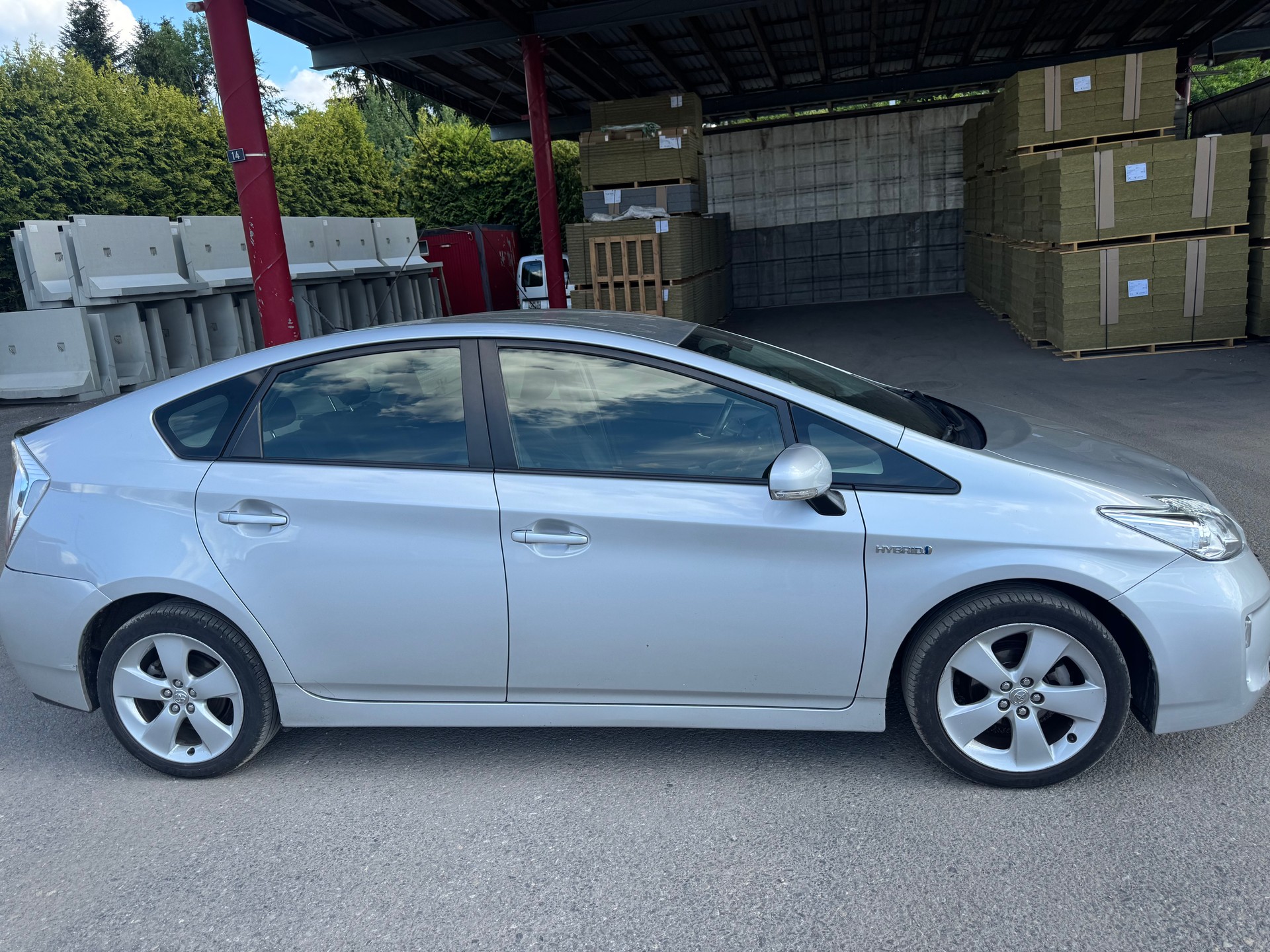 TOYOTA Prius 1.8 16V HSD Sol-image-2