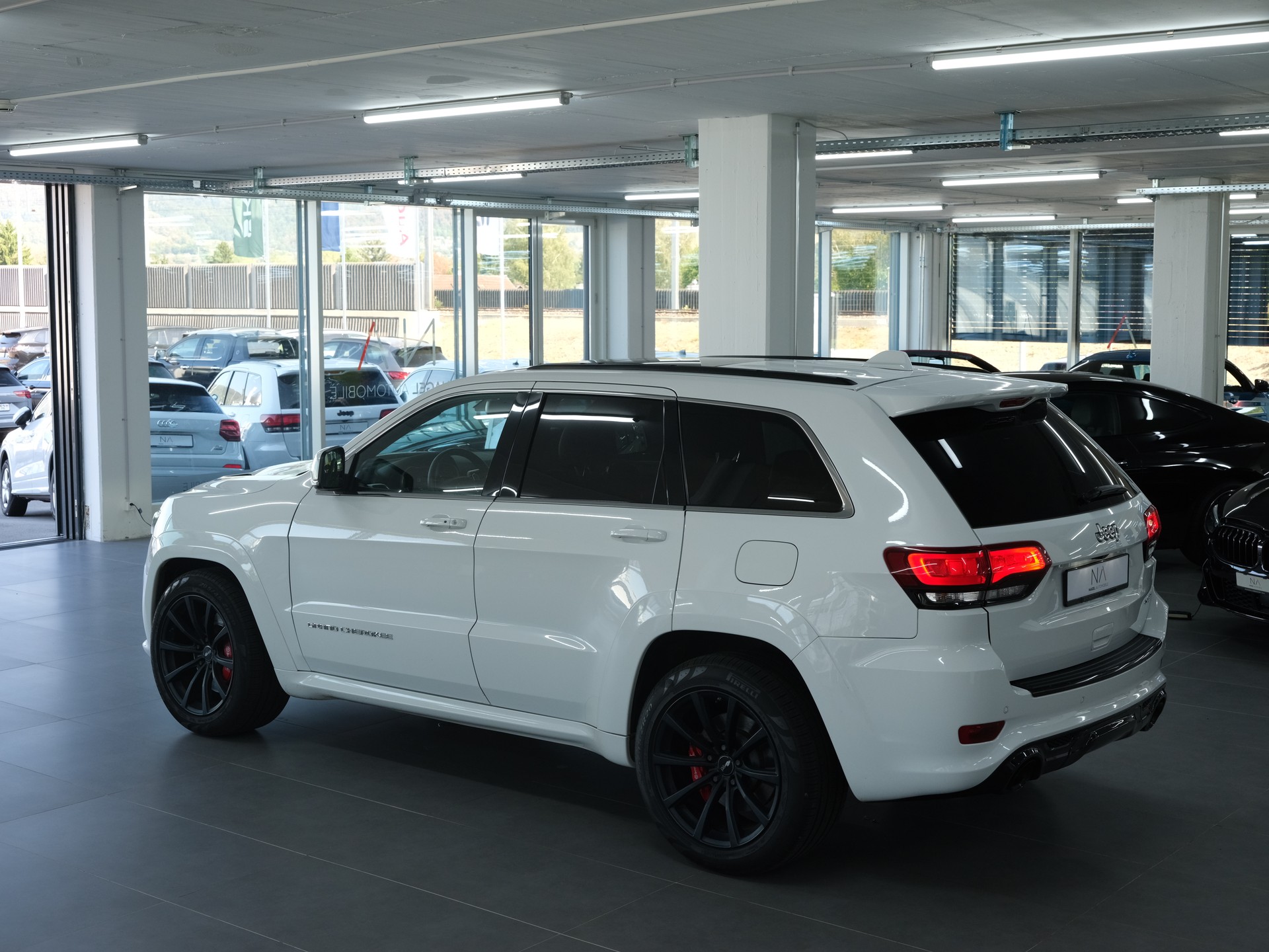 JEEP Grand Cherokee 6.4 V8 HEMI SRT8 Automatic *Harman & Kardon* *Panorama* *Rückfahrkamera*-image-16