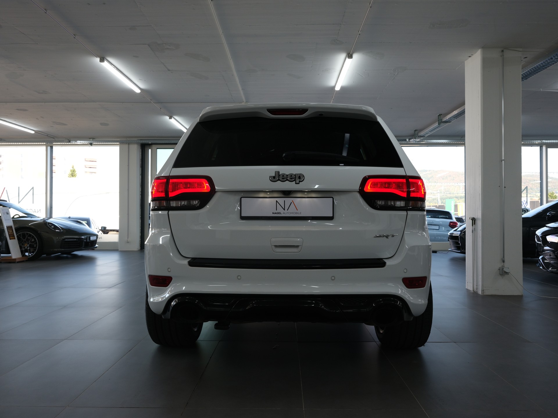 JEEP Grand Cherokee 6.4 V8 HEMI SRT8 Automatic *Harman & Kardon* *Panorama* *Rückfahrkamera*-image-4