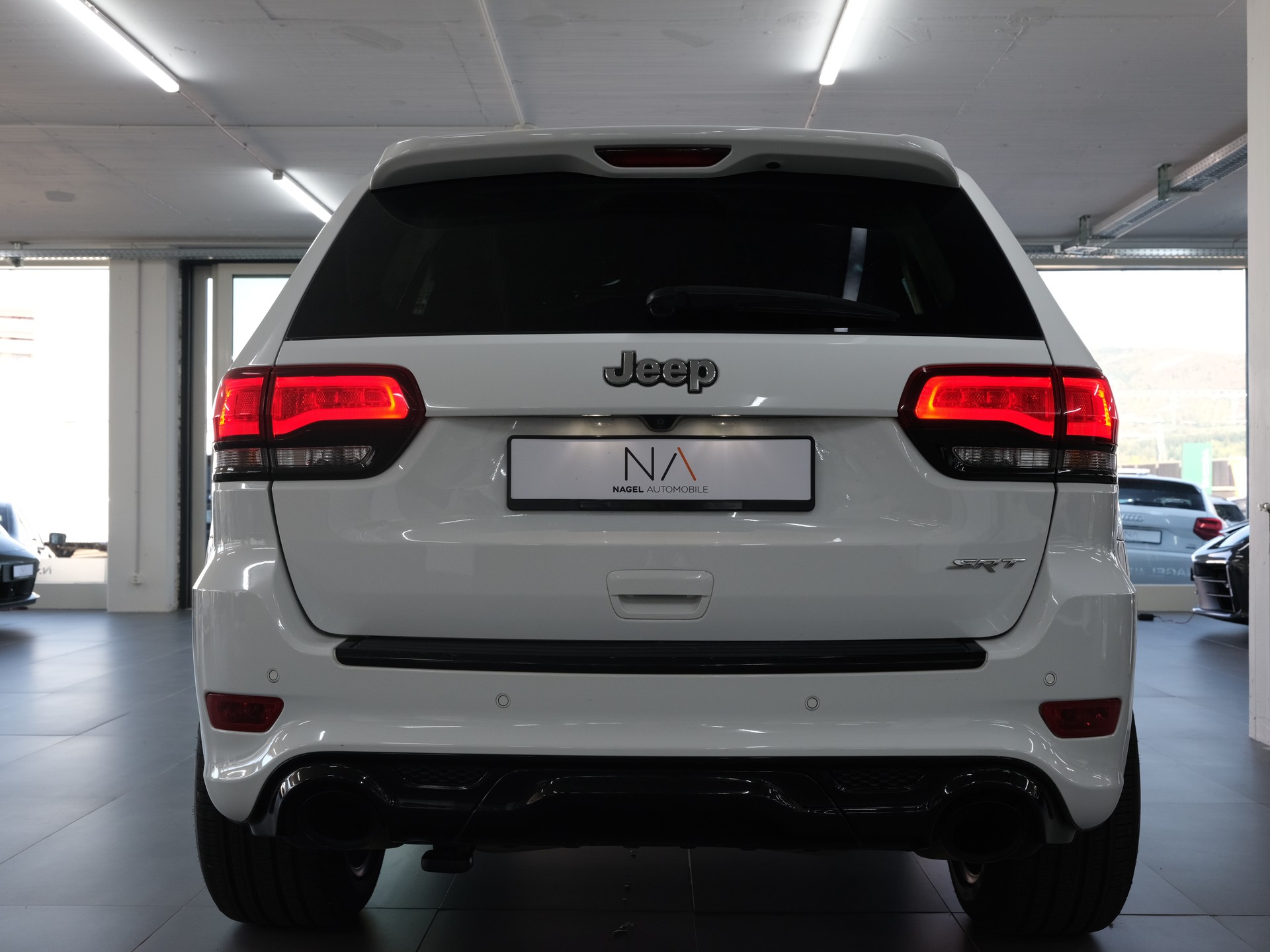 JEEP Grand Cherokee 6.4 V8 HEMI SRT8 Automatic *Harman & Kardon* *Panorama* *Rückfahrkamera*-image-3