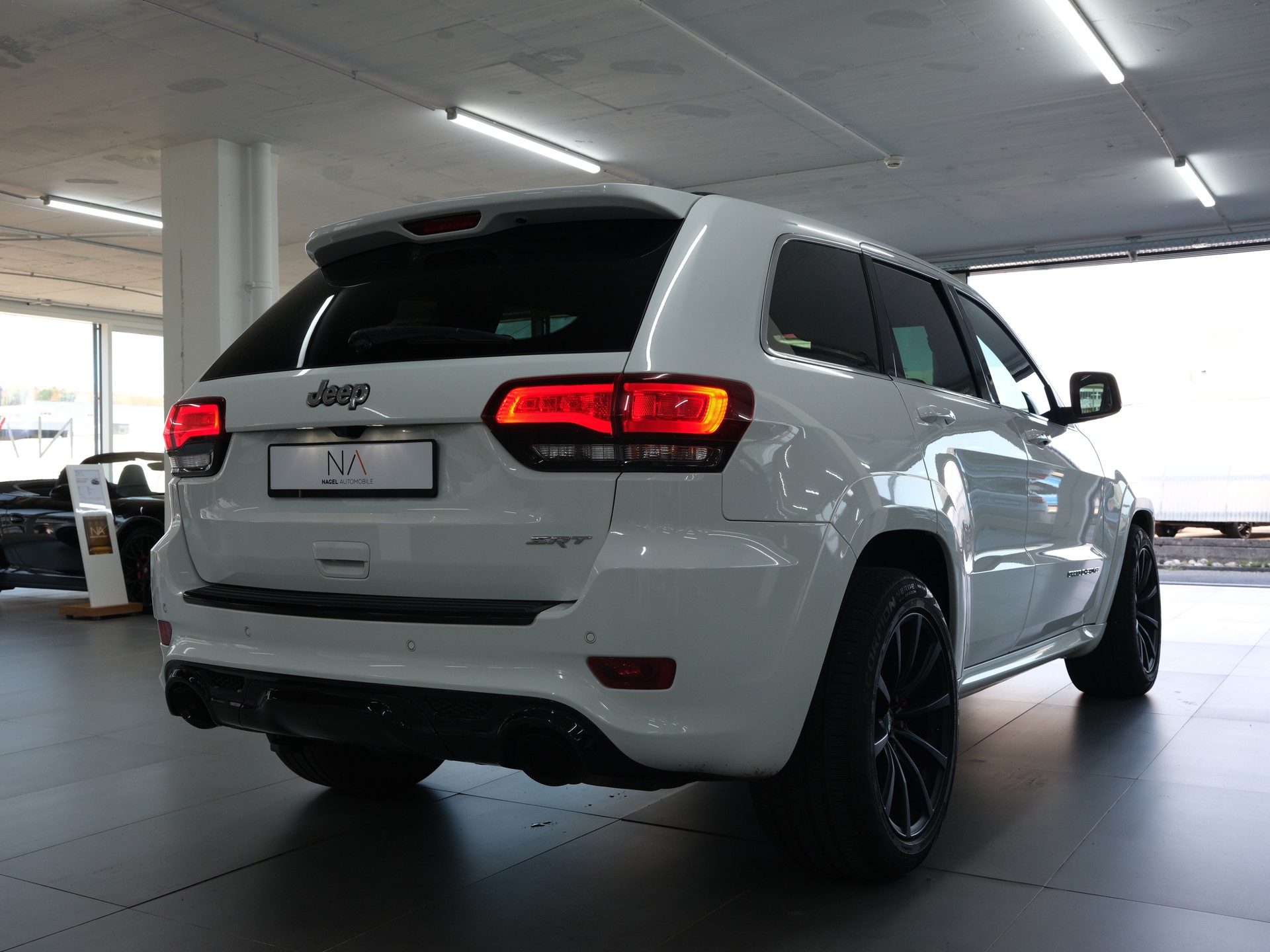 JEEP Grand Cherokee 6.4 V8 HEMI SRT8 Automatic *Harman & Kardon* *Panorama* *Rückfahrkamera*-image-2