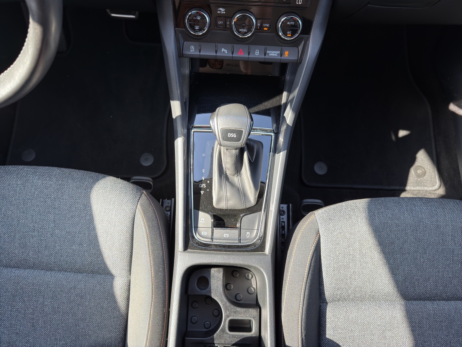 SKODA Karoq 1.5 TSI ACT Clever DSG-image-11