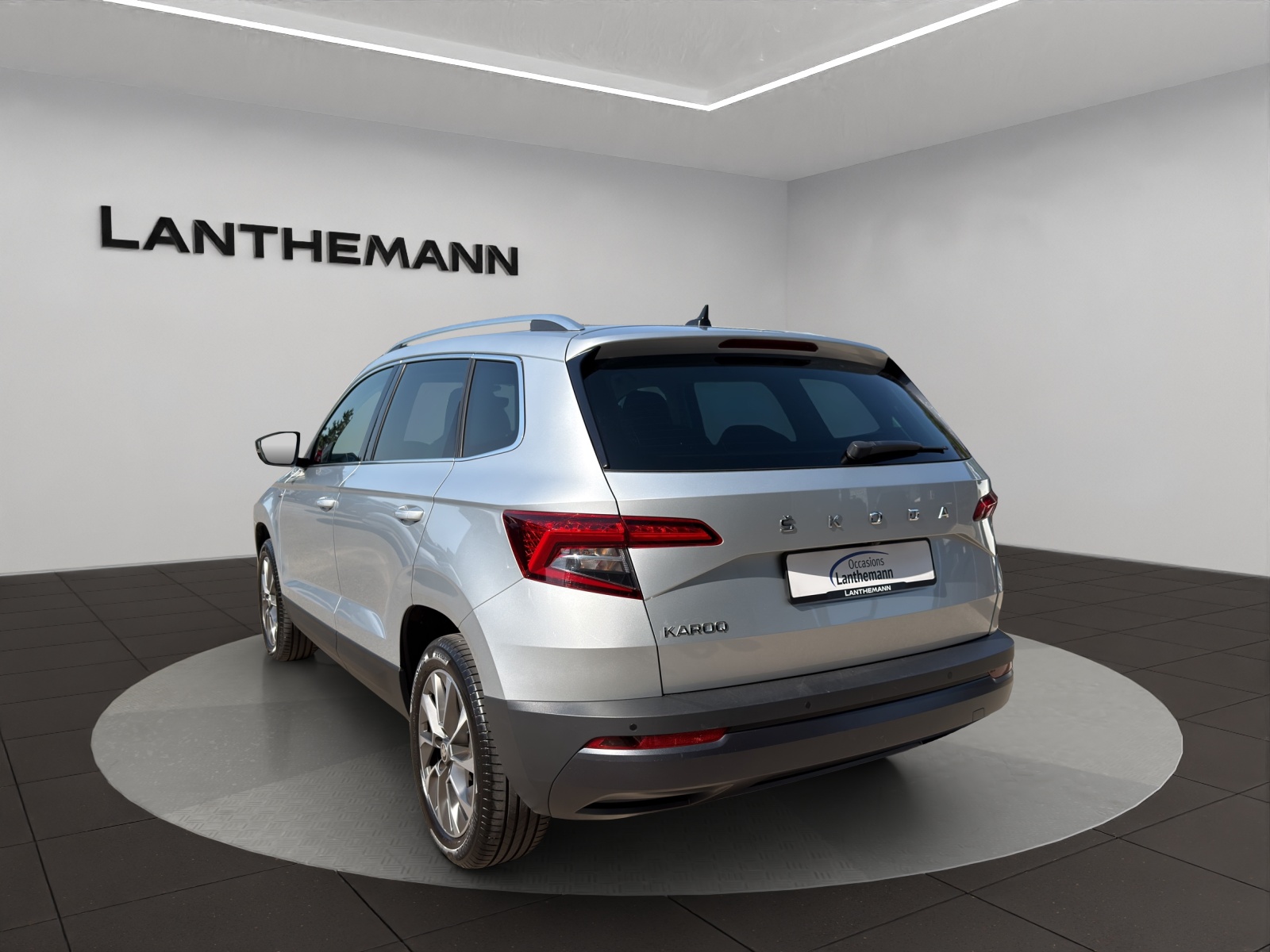 SKODA Karoq 1.5 TSI ACT Clever DSG-showroom-element-2