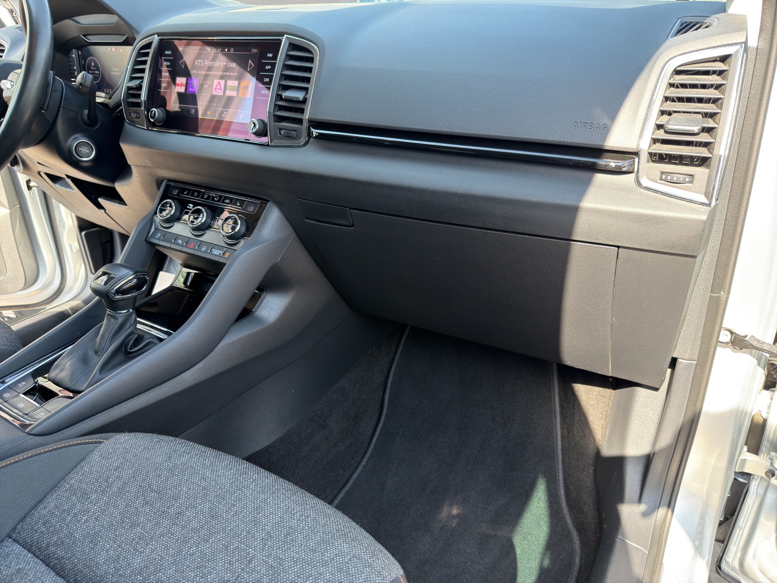 SKODA Karoq 1.5 TSI ACT Clever DSG-image-17