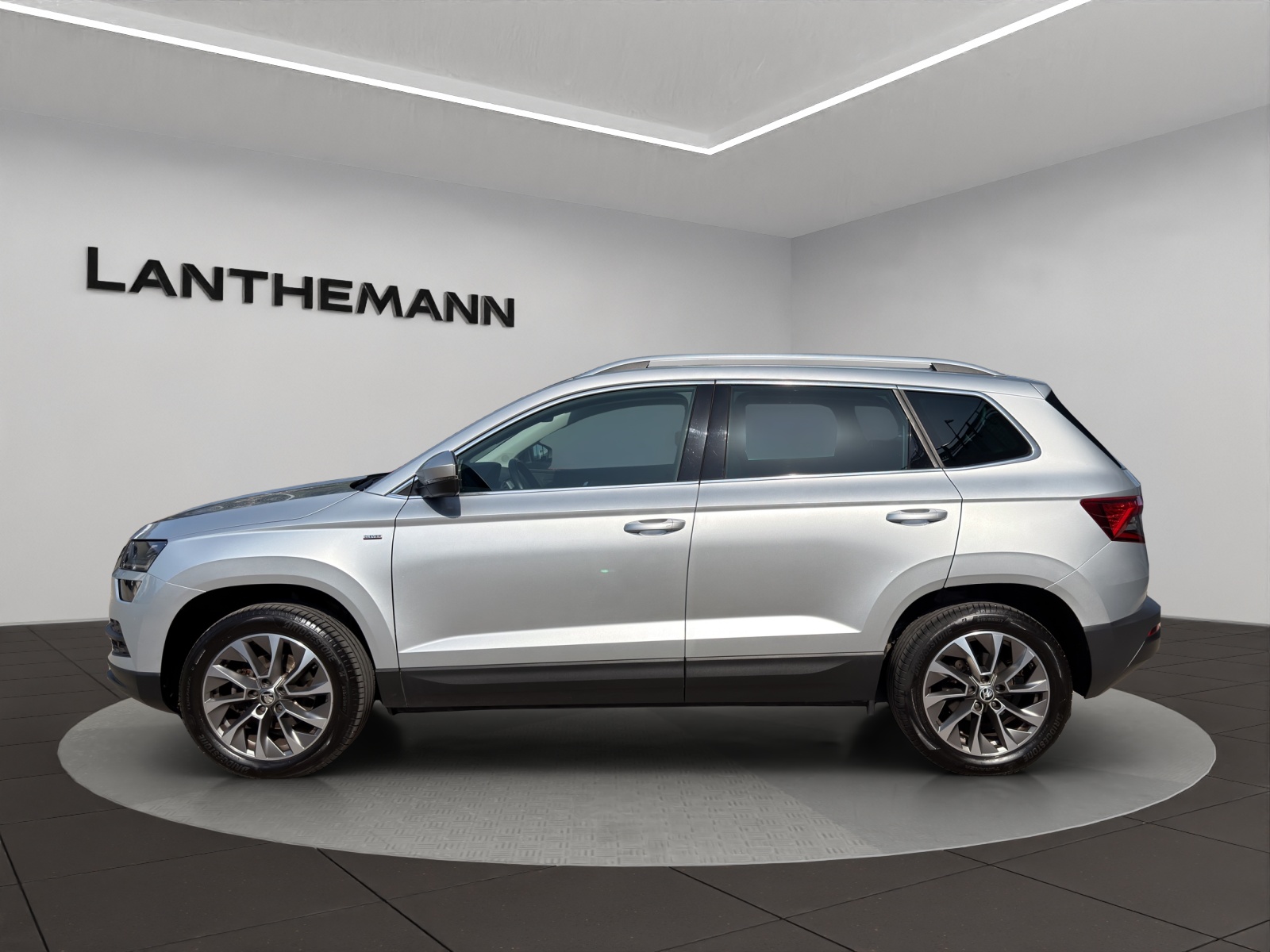 SKODA Karoq 1.5 TSI ACT Clever DSG-showroom-element-1