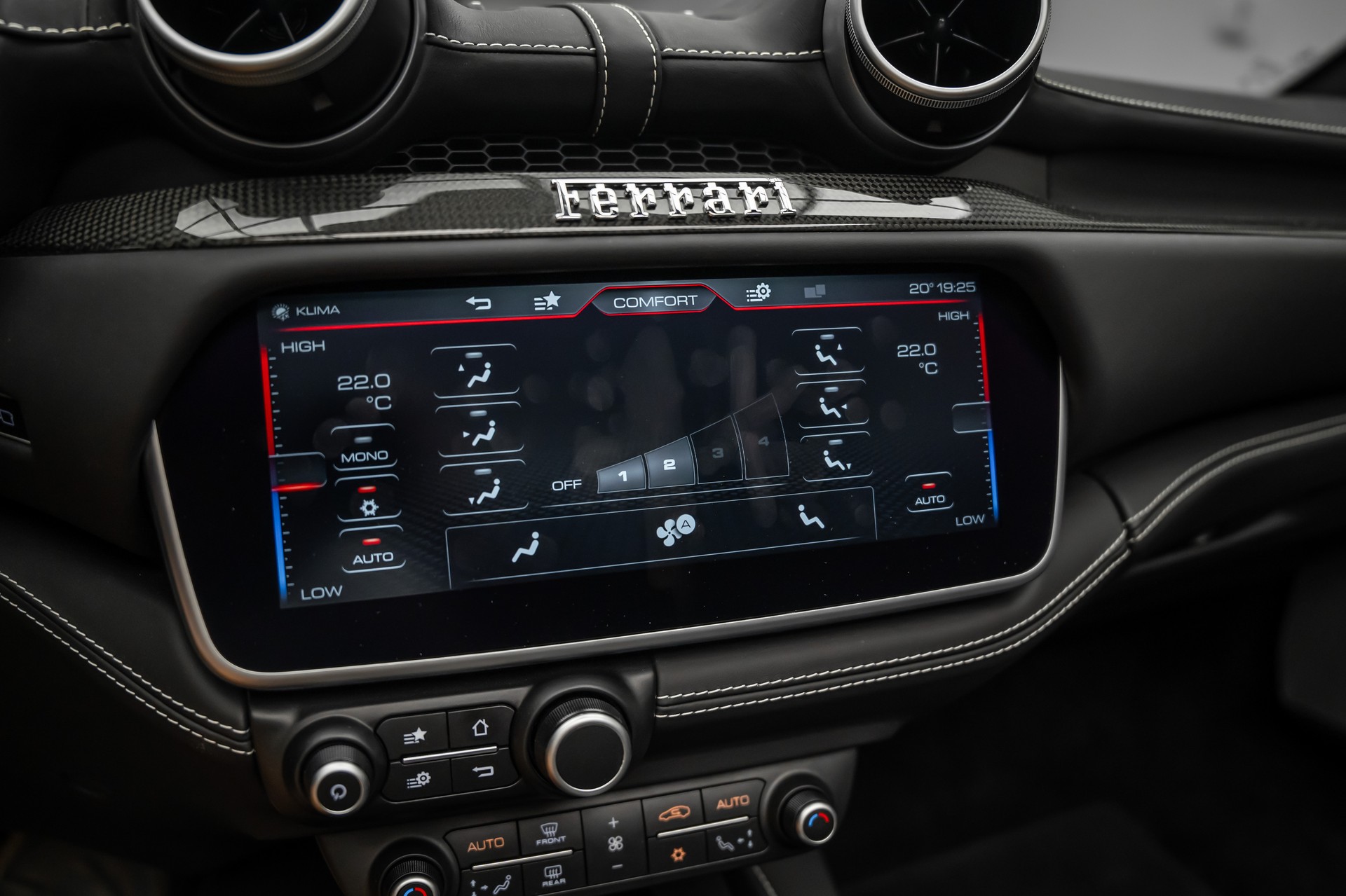 FERRARI PORTOFINO * FULL NOVITEC * FULL CARBON * 1 OF 1 * 9600KM * FRISCH AB FERRARI SERVICE * FERRARI APPROVED GARANTIE *-image-32