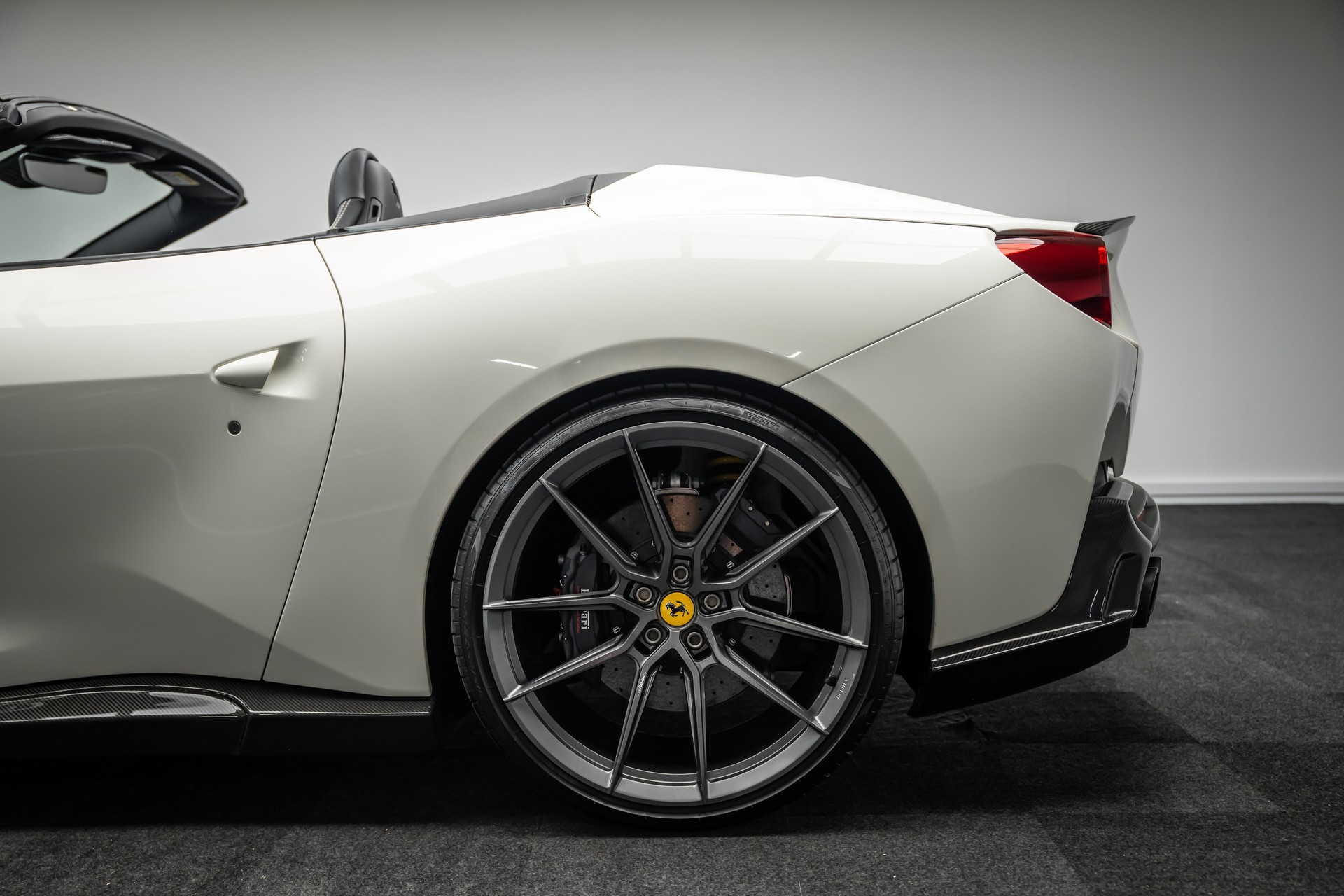 FERRARI PORTOFINO * FULL NOVITEC * FULL CARBON * 1 OF 1 * 9600KM * FRISCH AB FERRARI SERVICE * FERRARI APPROVED GARANTIE *-showroom-element-2