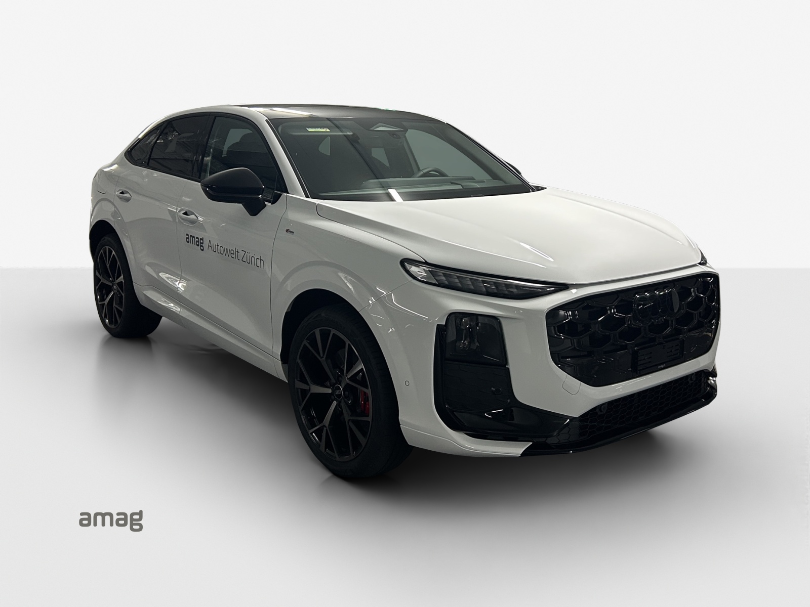 AUDI Q3 Sportback TFSI quattro 195 kW S tronic-image-5