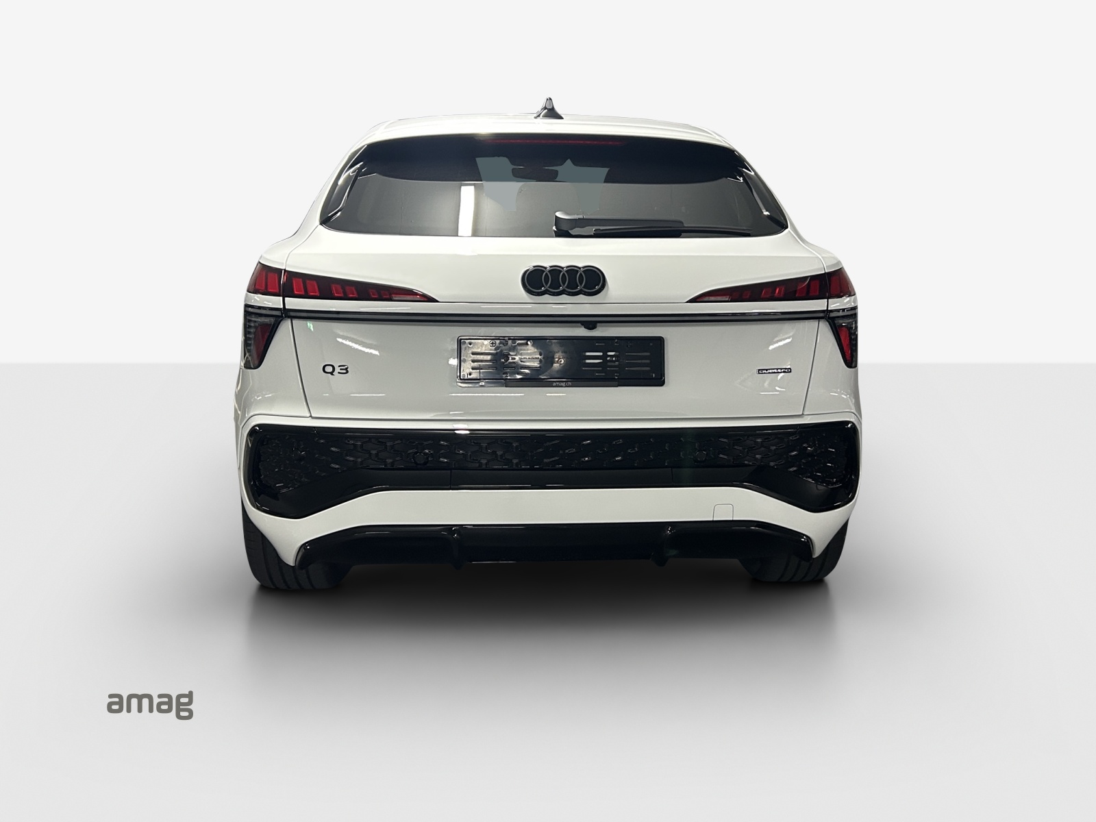 AUDI Q3 Sportback TFSI quattro 195 kW S tronic-image-3