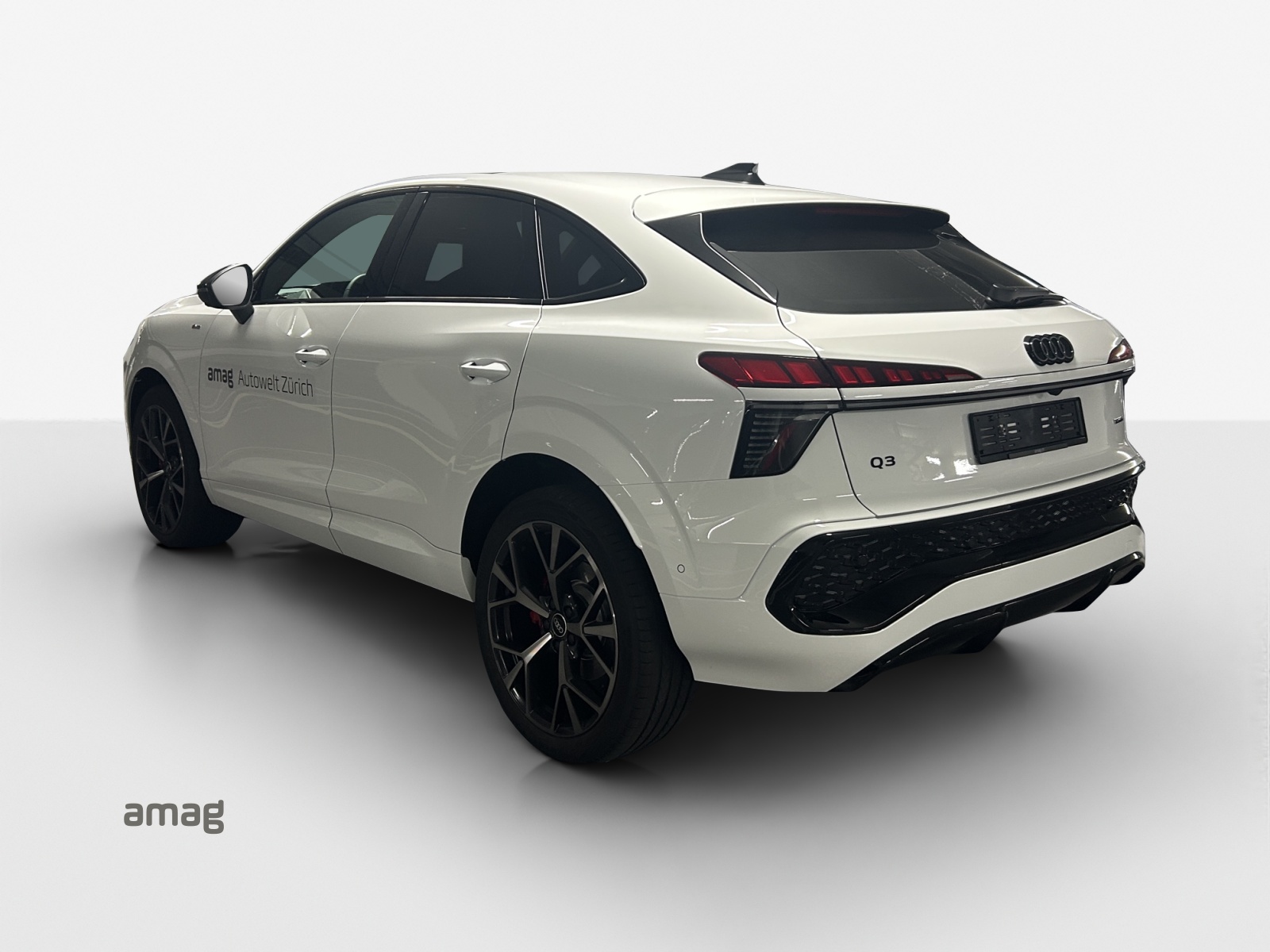AUDI Q3 Sportback TFSI quattro 195 kW S tronic-image-2