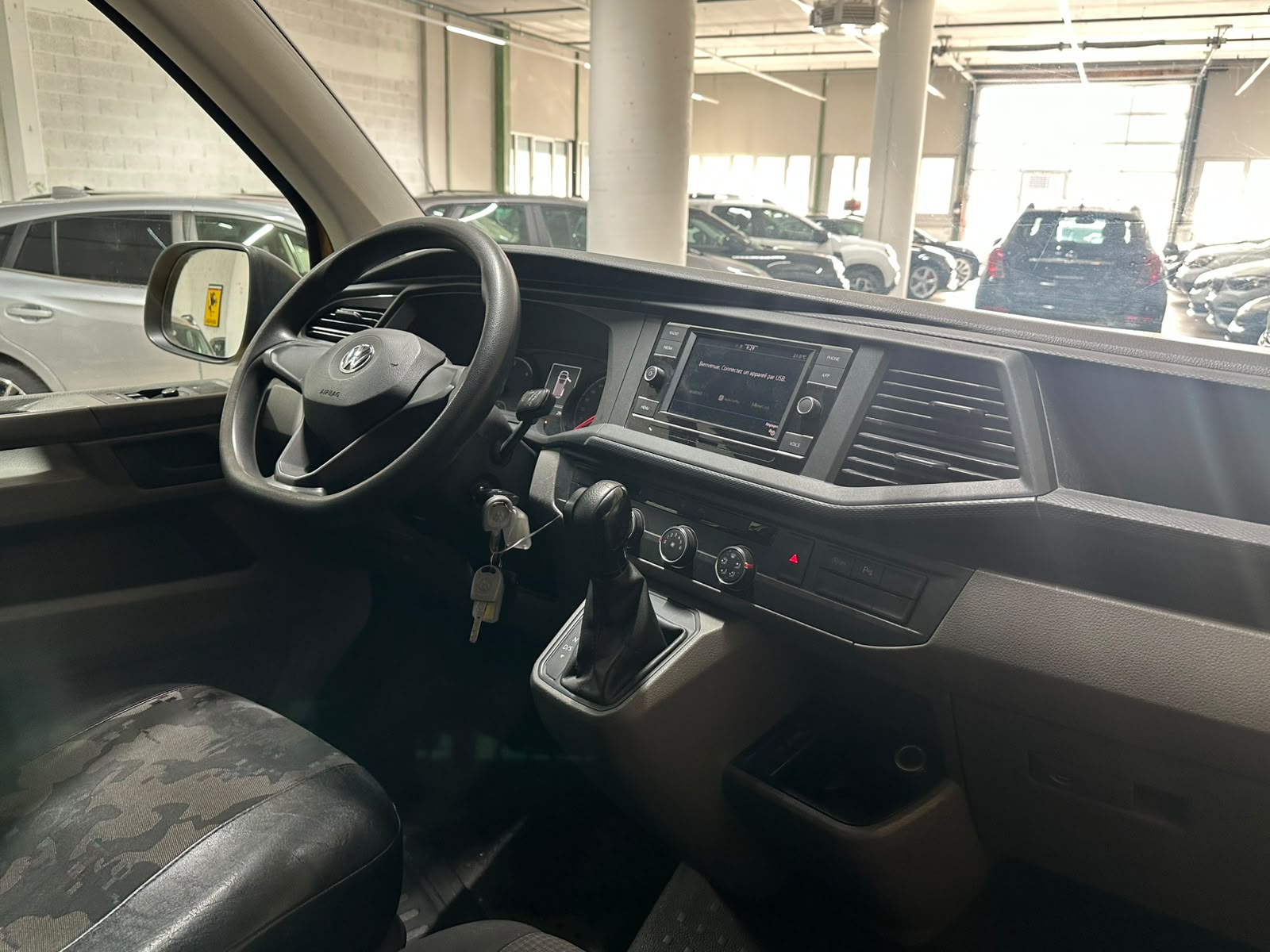 VW T6.1 2.0 TDI DSG-image-8