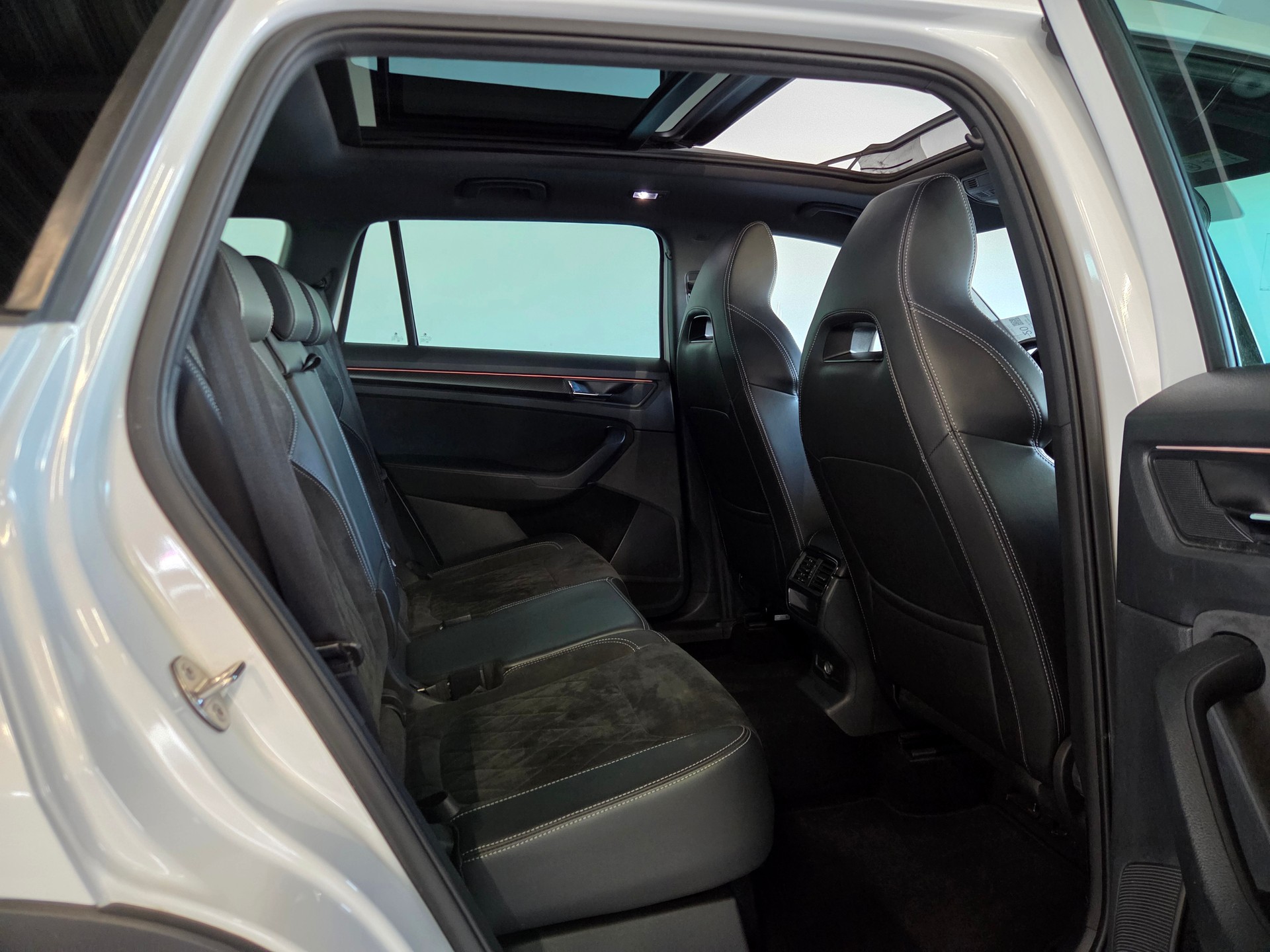 SKODA Kodiaq 2.0 TSI Sportline DSG-image-24