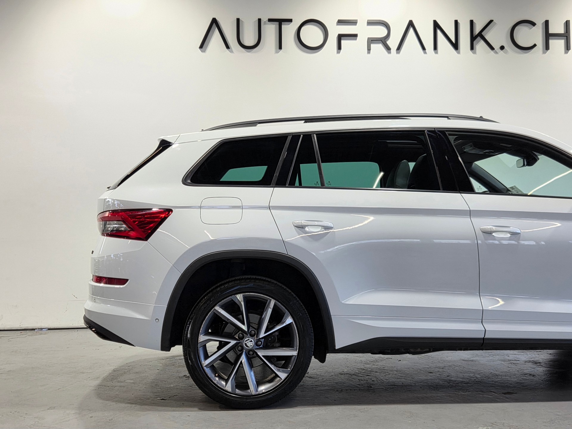 SKODA Kodiaq 2.0 TSI Sportline DSG-image-17