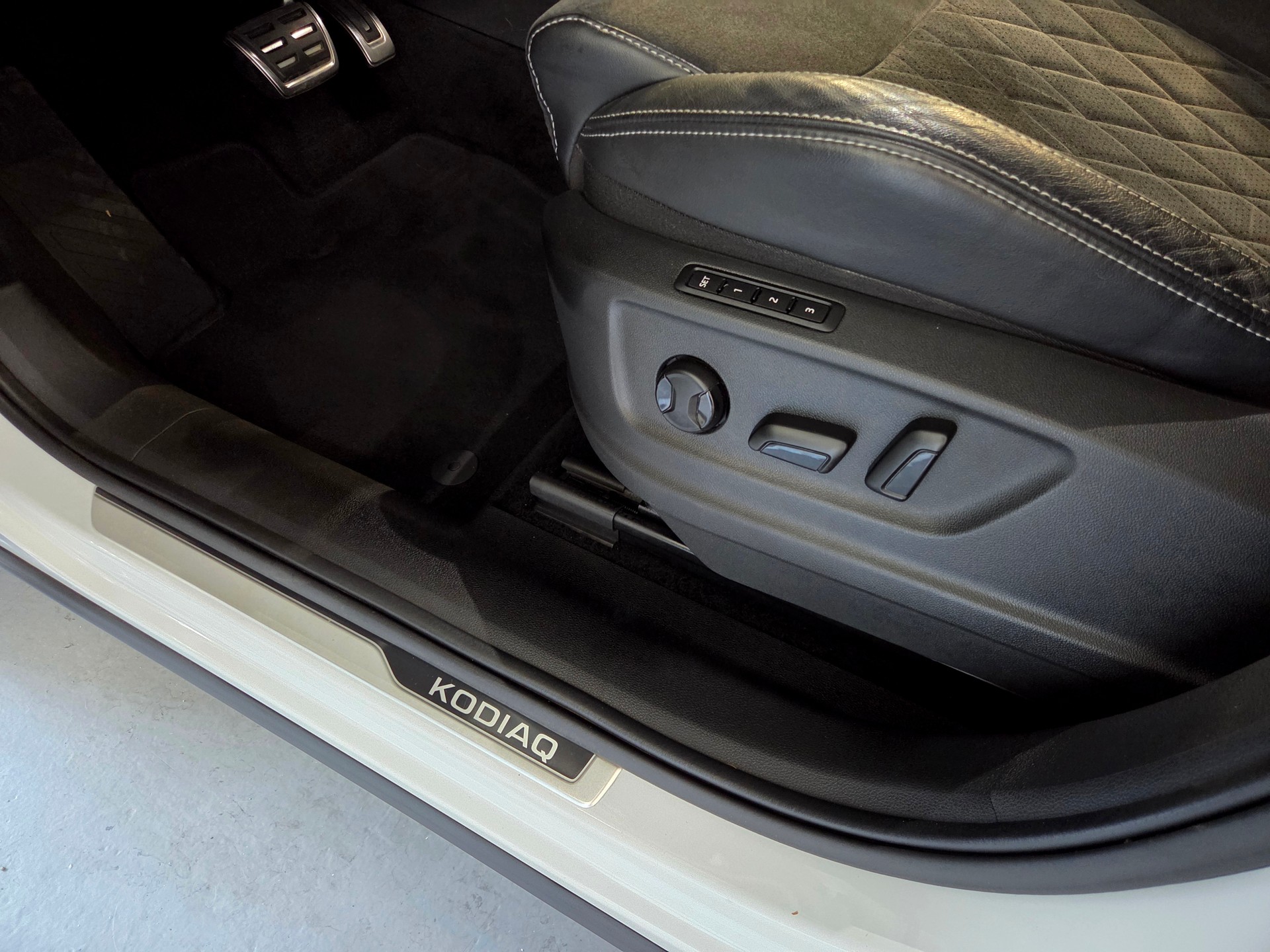 SKODA Kodiaq 2.0 TSI Sportline DSG-image-13