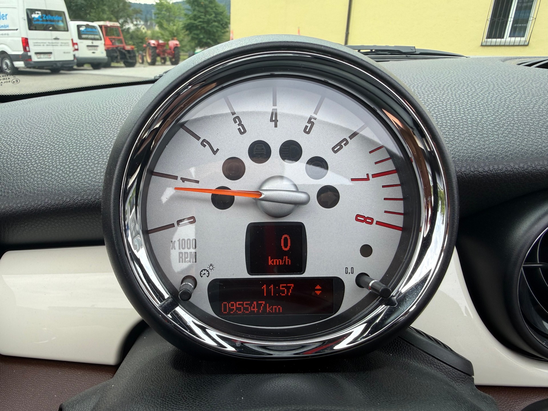 MINI Cooper Cabriolet-image-21
