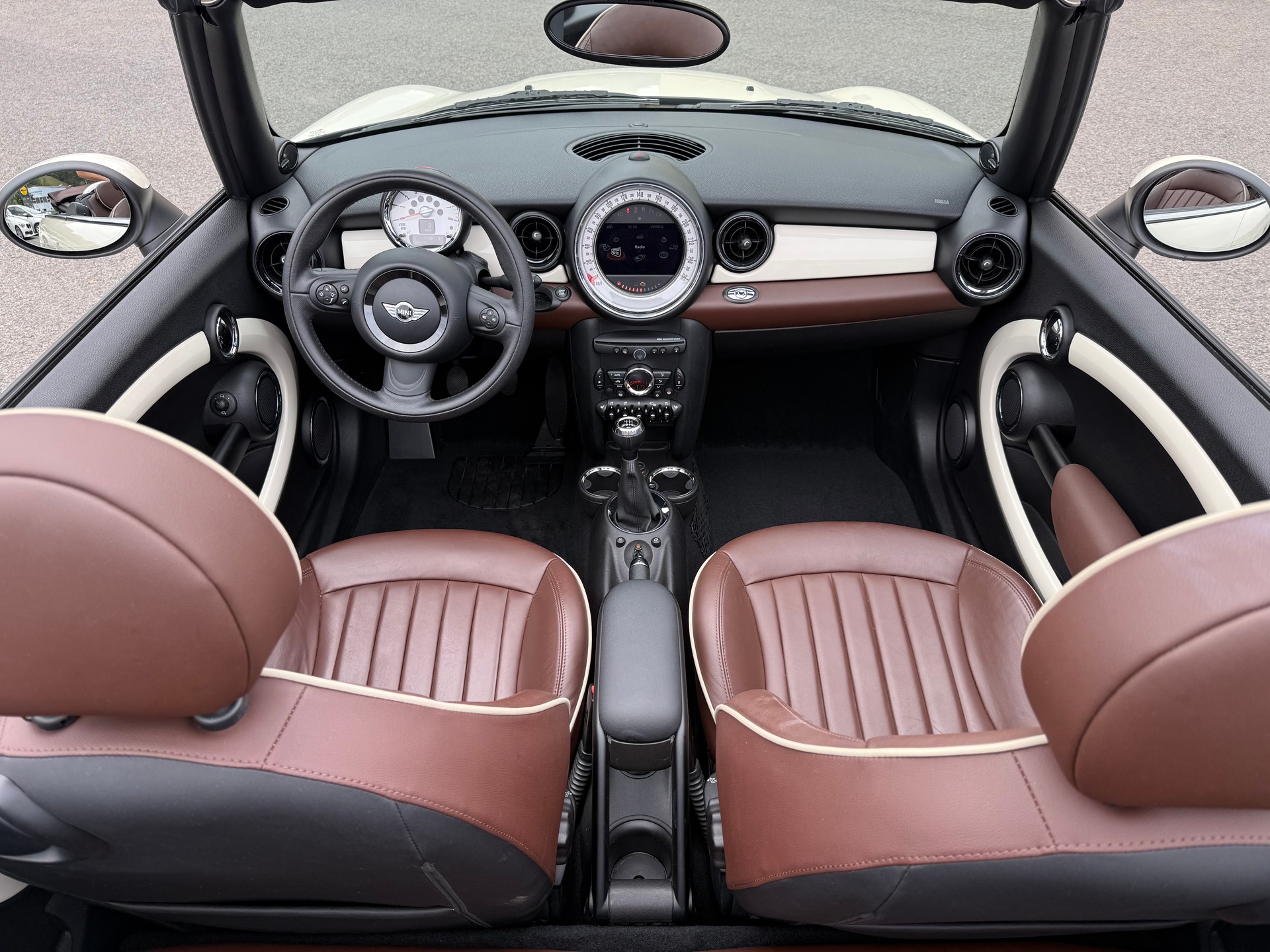 MINI Cooper Cabriolet-image-10