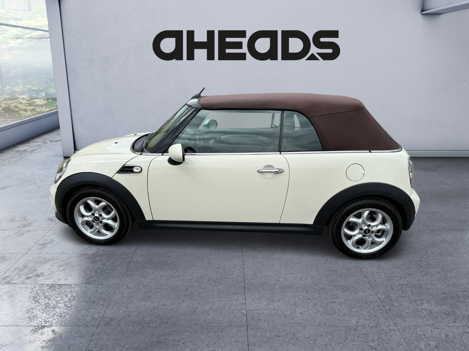 MINI Cooper Cabriolet-image-2