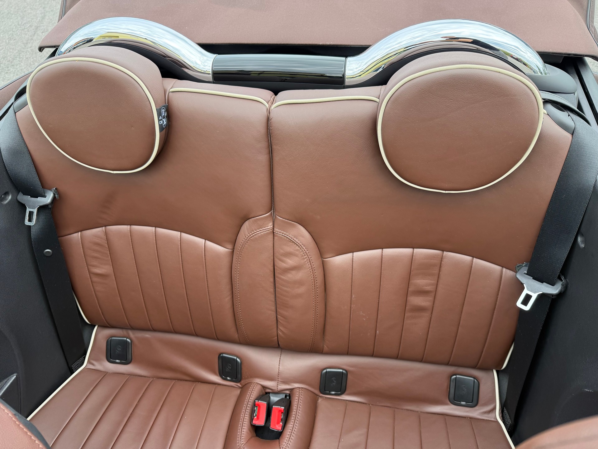 MINI Cooper Cabriolet-image-13