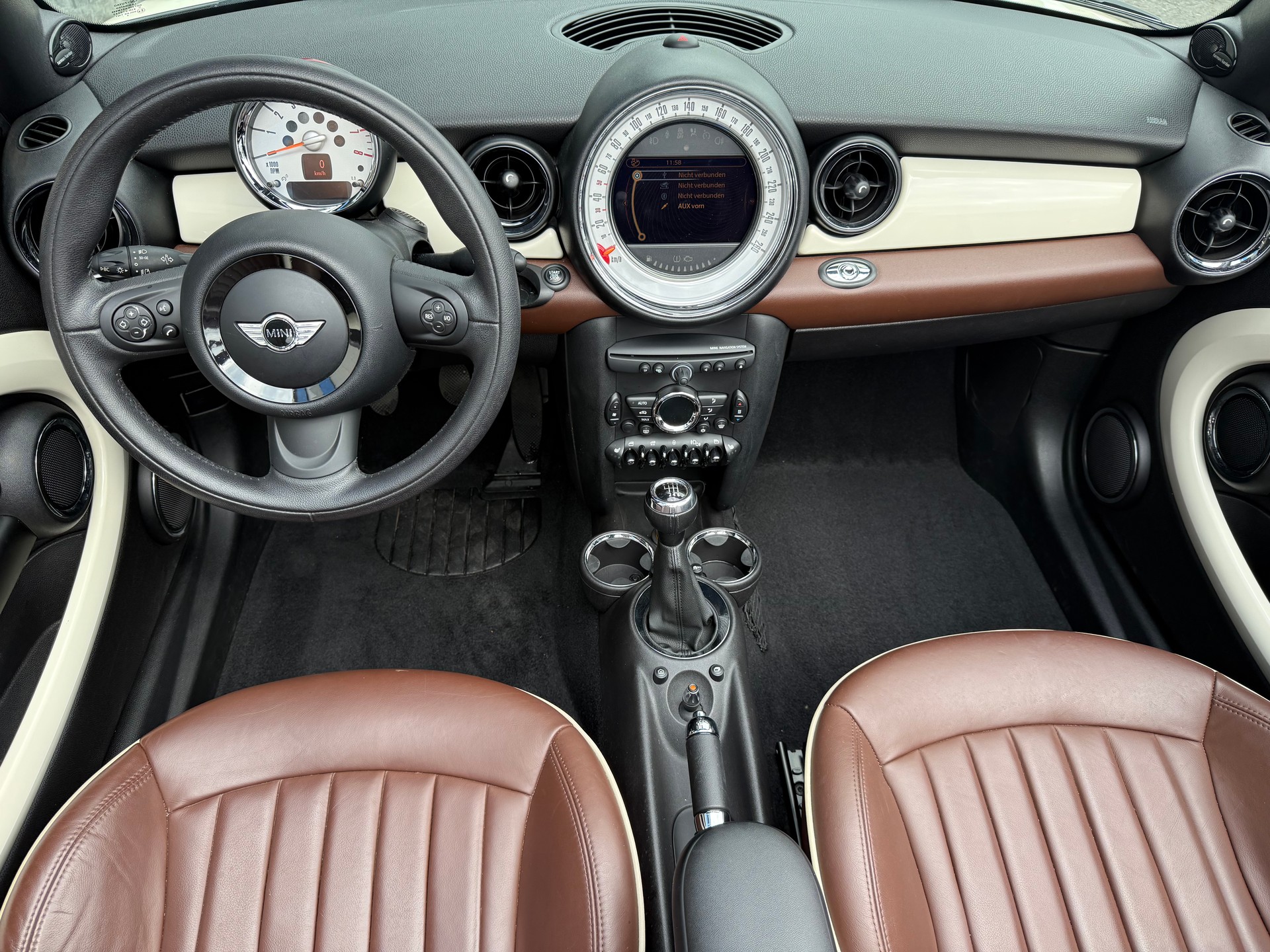 MINI Cooper Cabriolet-image-23