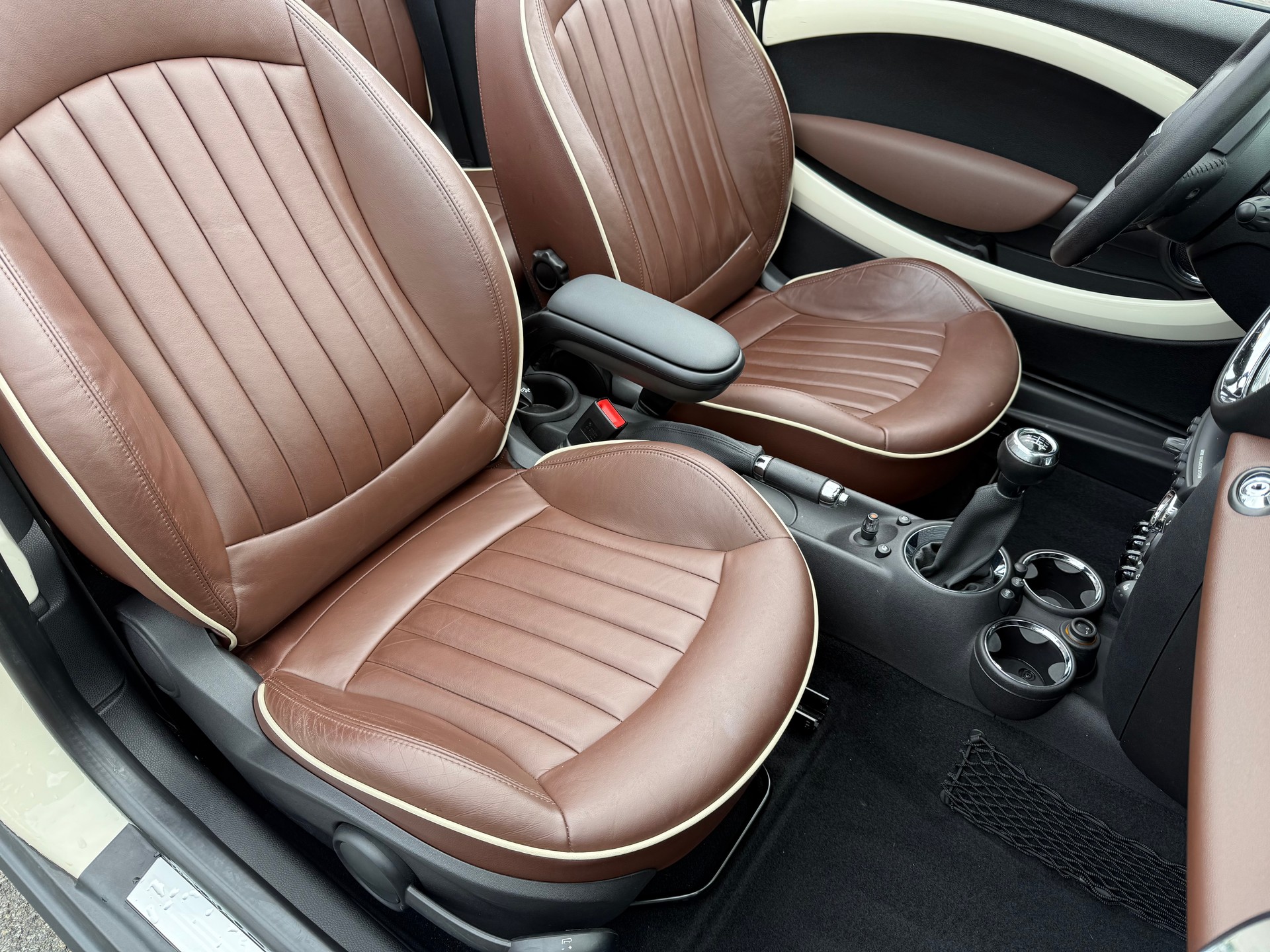 MINI Cooper Cabriolet-image-15
