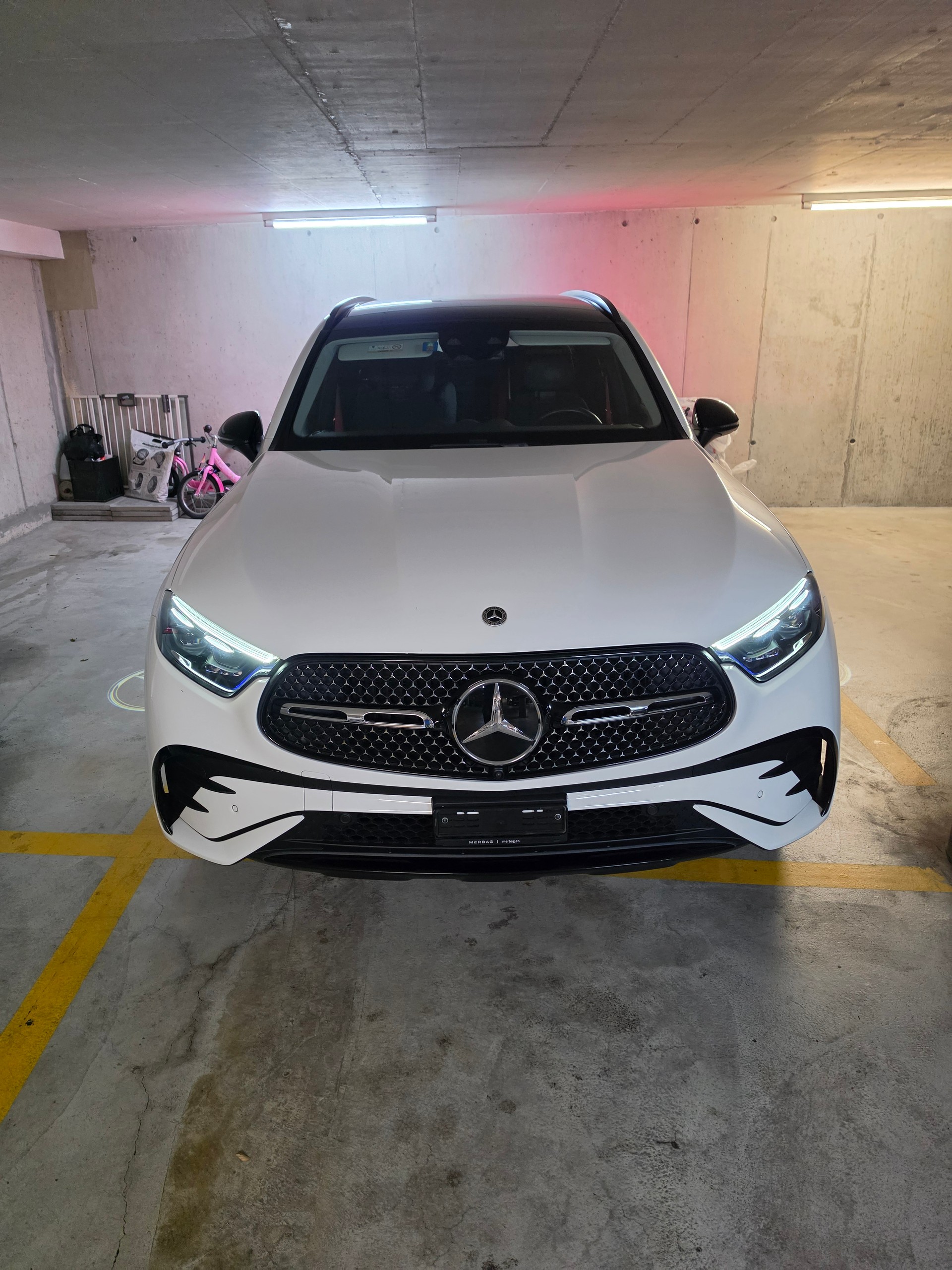 MERCEDES-BENZ GLC 300 e AMG Line 4matic-image-0