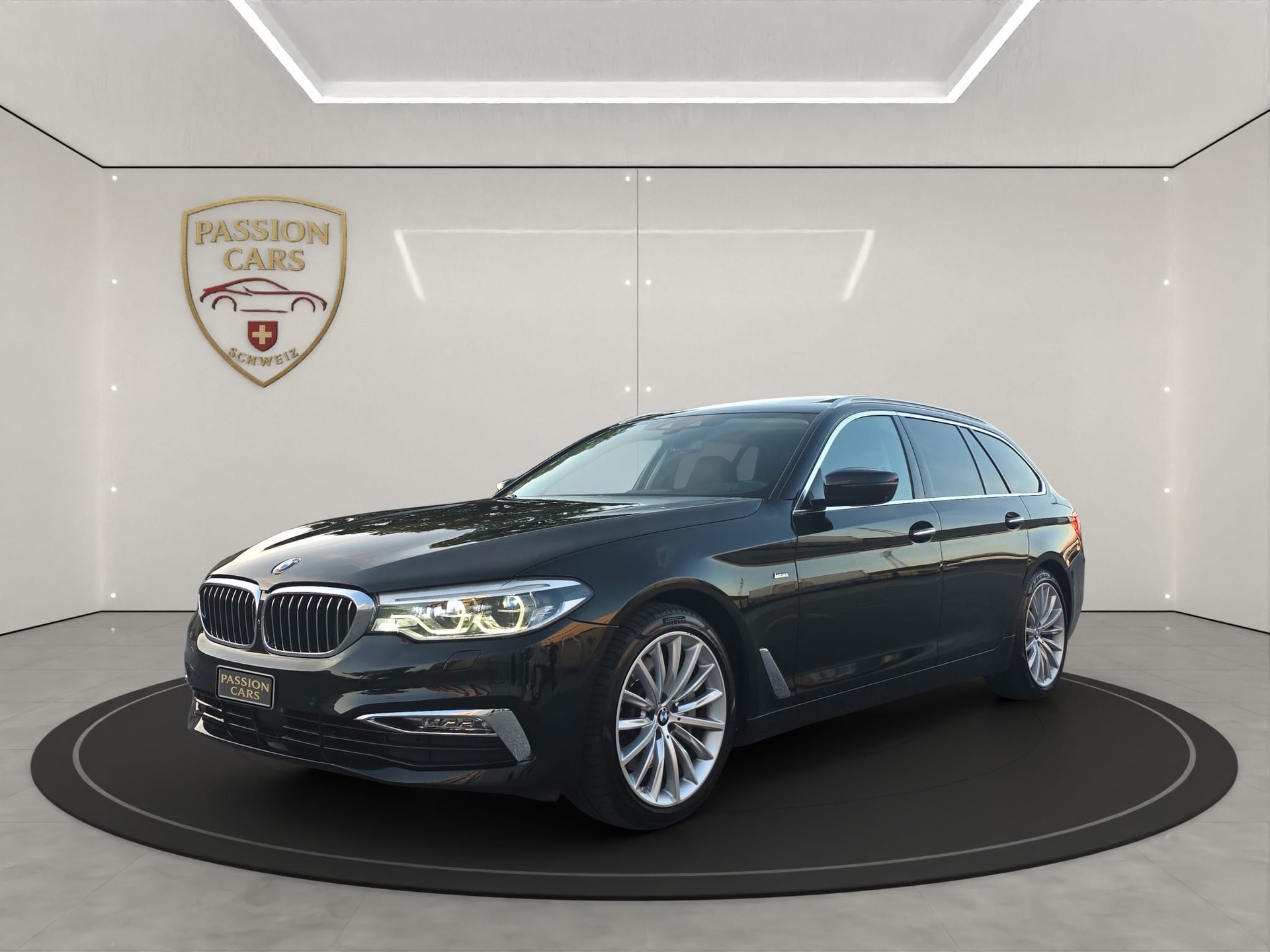 BMW 530d xDrive Touring Luxury Line Steptronic-image-0