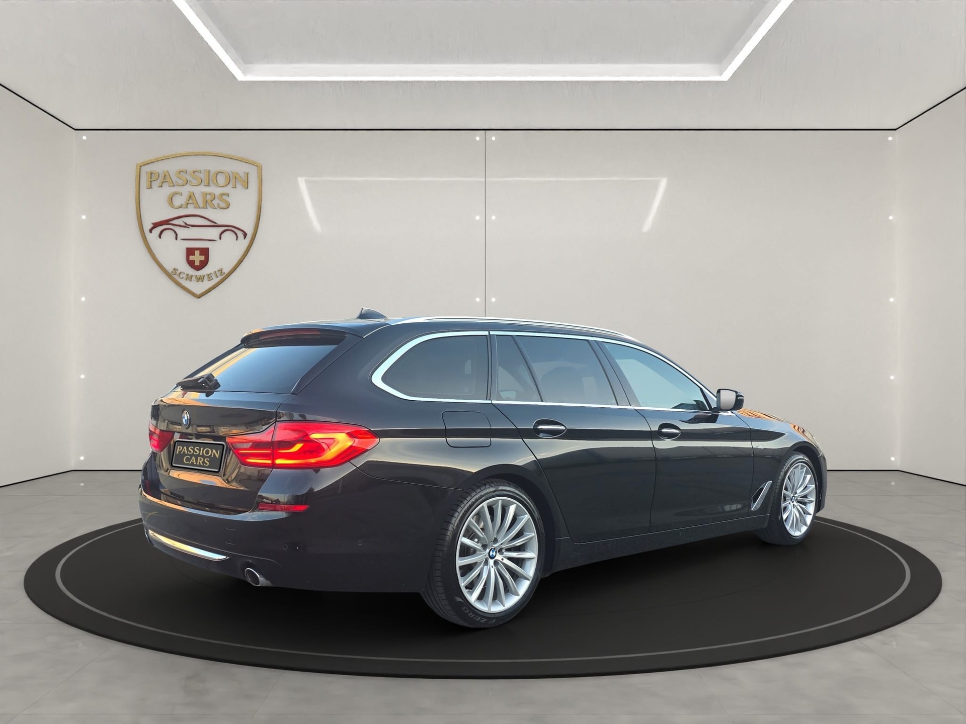 BMW 530d xDrive Touring Luxury Line Steptronic-image-4