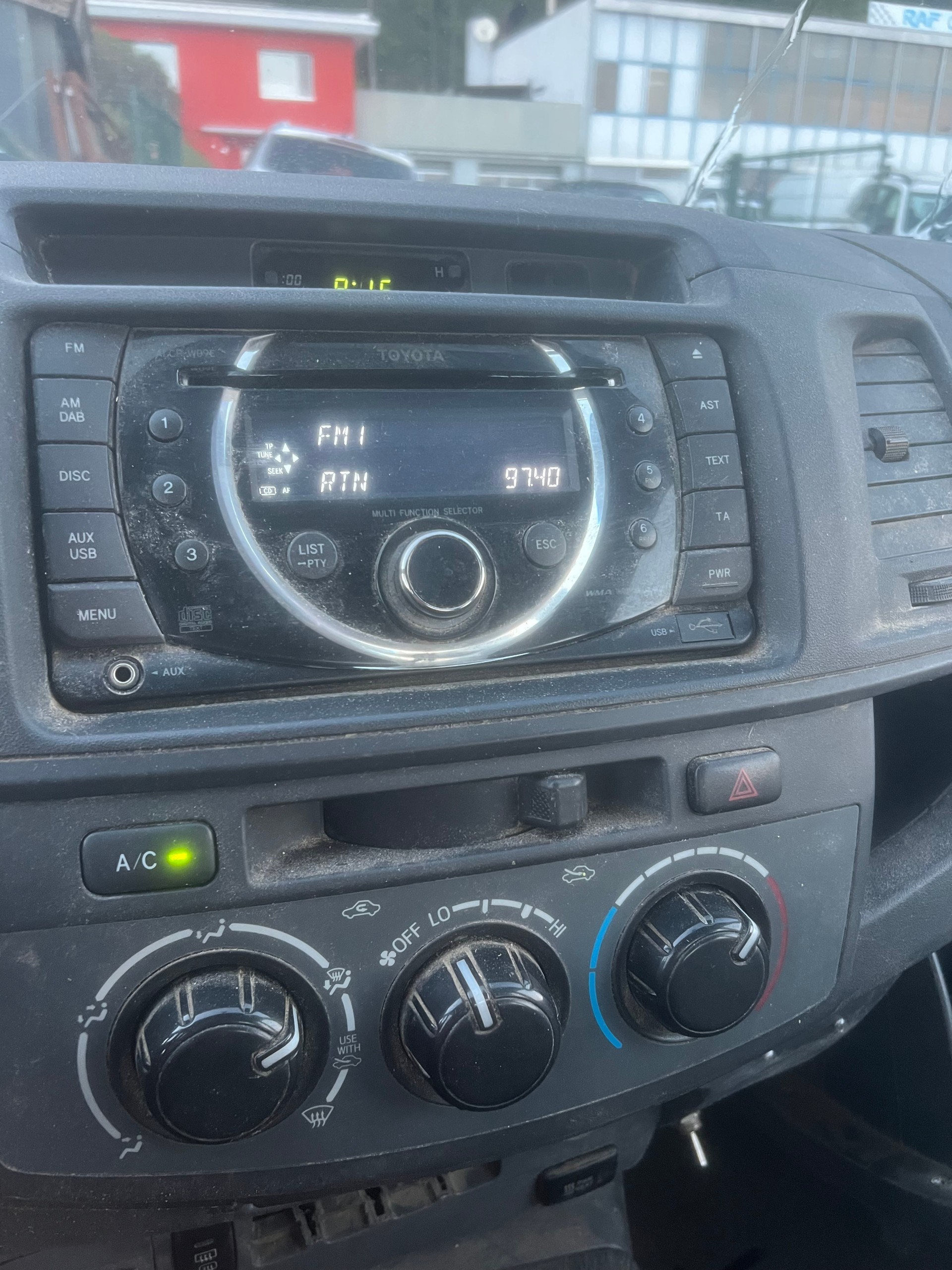 TOYOTA Hilux 2.5D 4WD Double Cab Luna-image-5