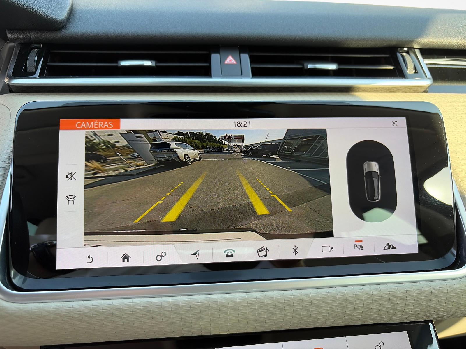LAND ROVER Range Rover Velar 2.0 D 240 S-image-13