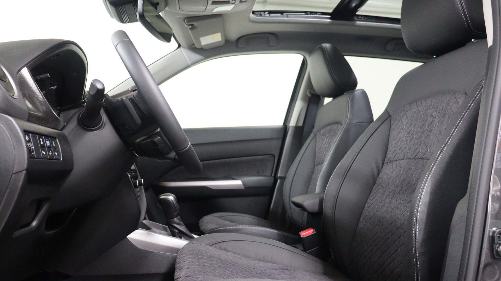 SUZUKI Vitara 1.5 Compact Top Hybrid 4x4-image-2