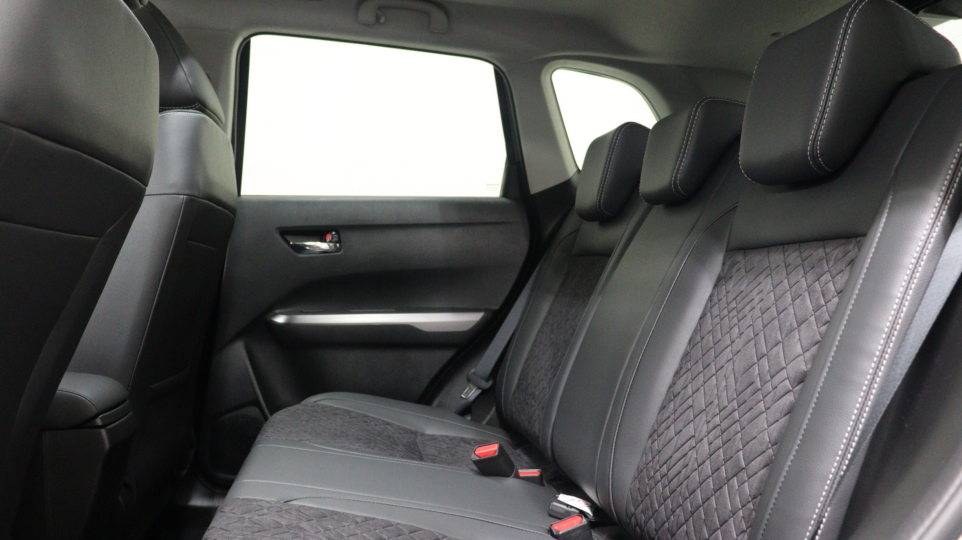 SUZUKI Vitara 1.5 Compact Top Hybrid 4x4-image-3
