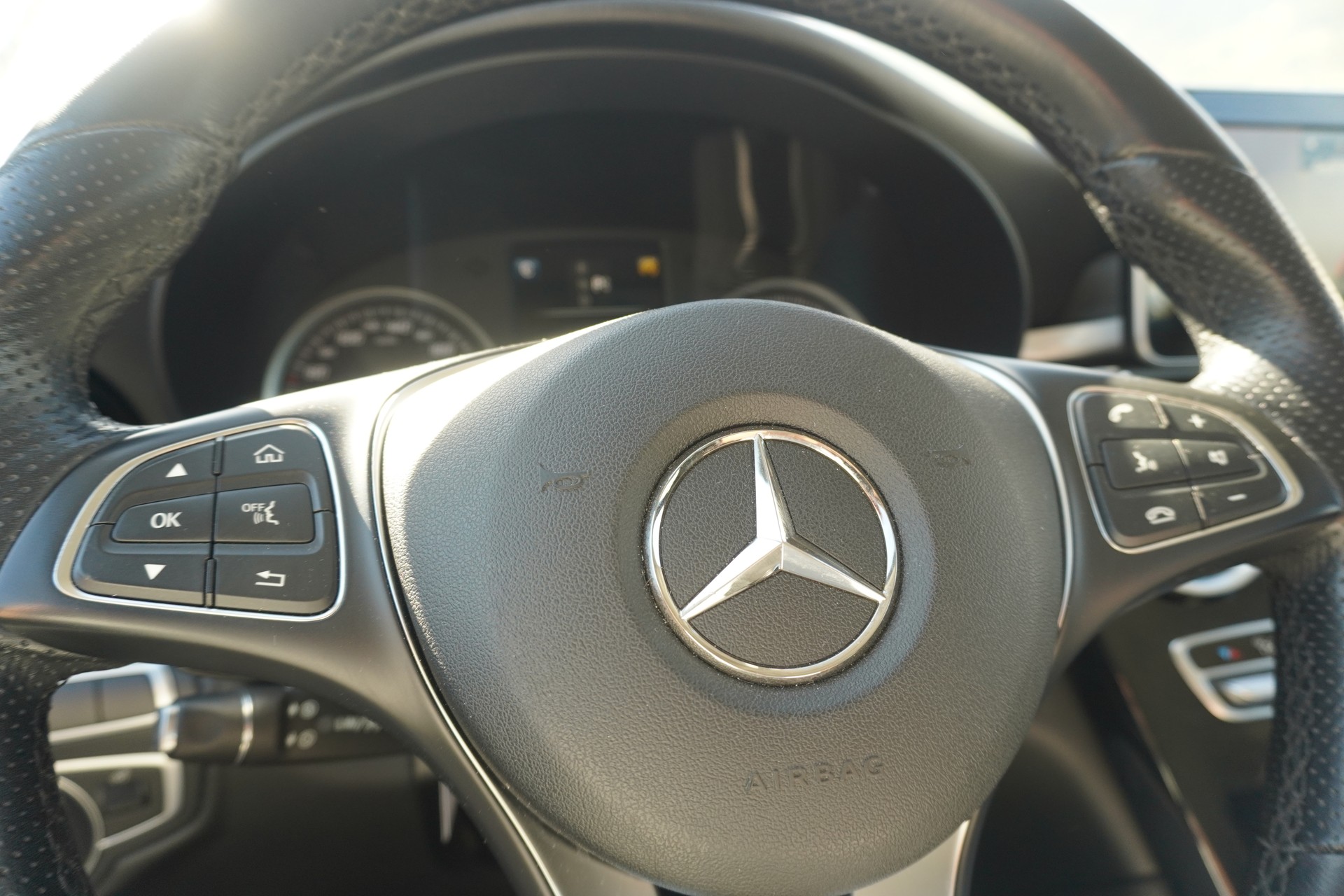 MERCEDES-BENZ GLC 250 4Matic 9G-Tronic-image-13
