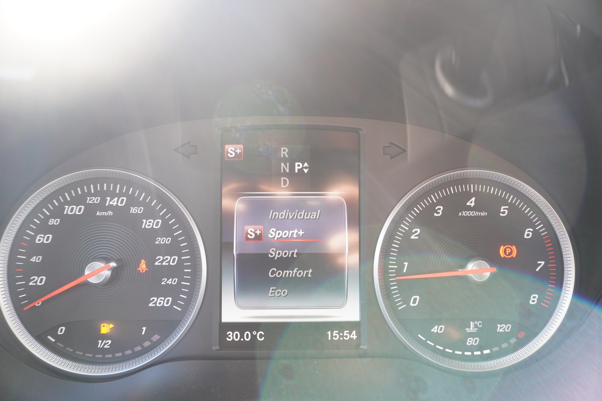 MERCEDES-BENZ GLC 250 4Matic 9G-Tronic-image-19