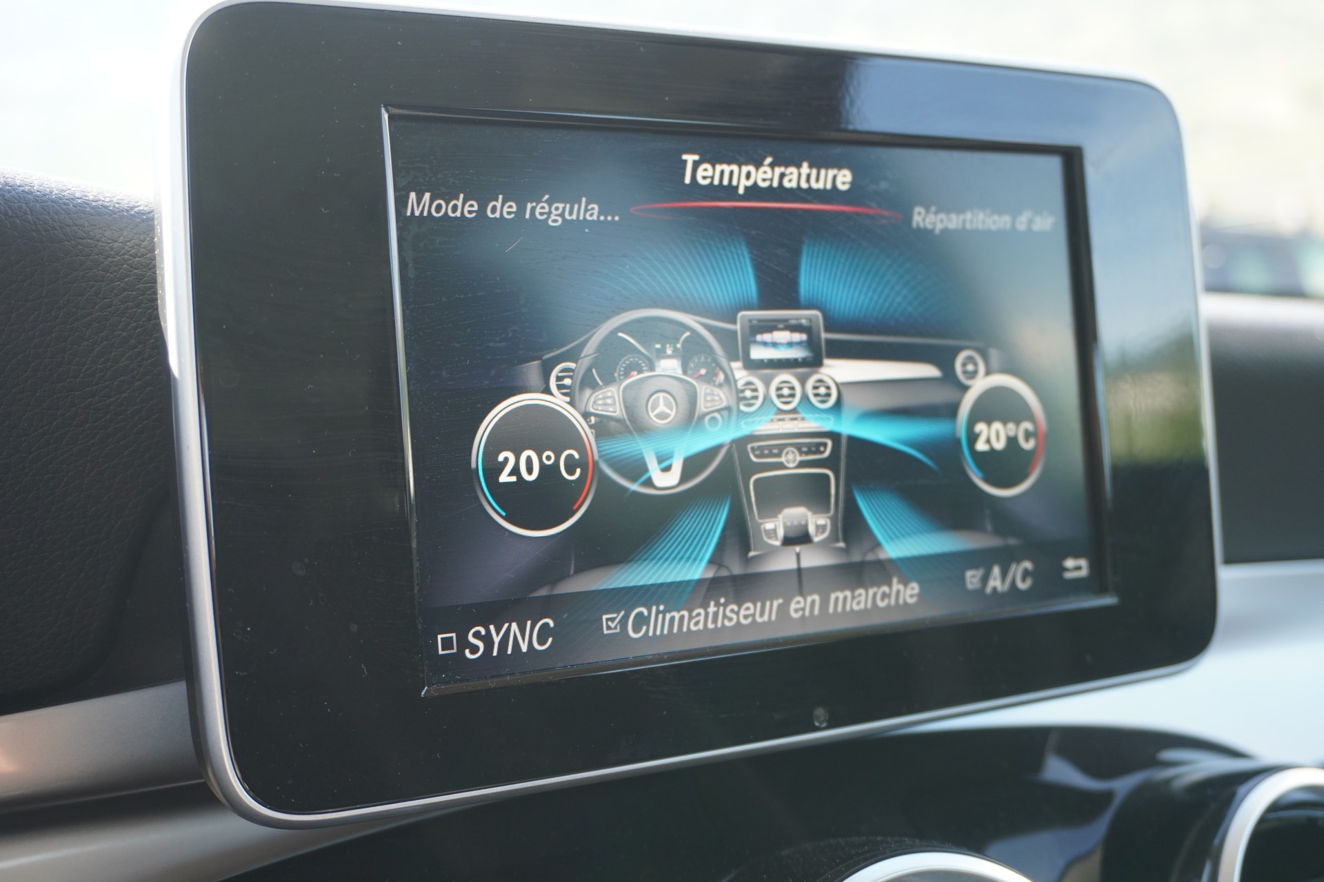MERCEDES-BENZ GLC 250 4Matic 9G-Tronic-image-21