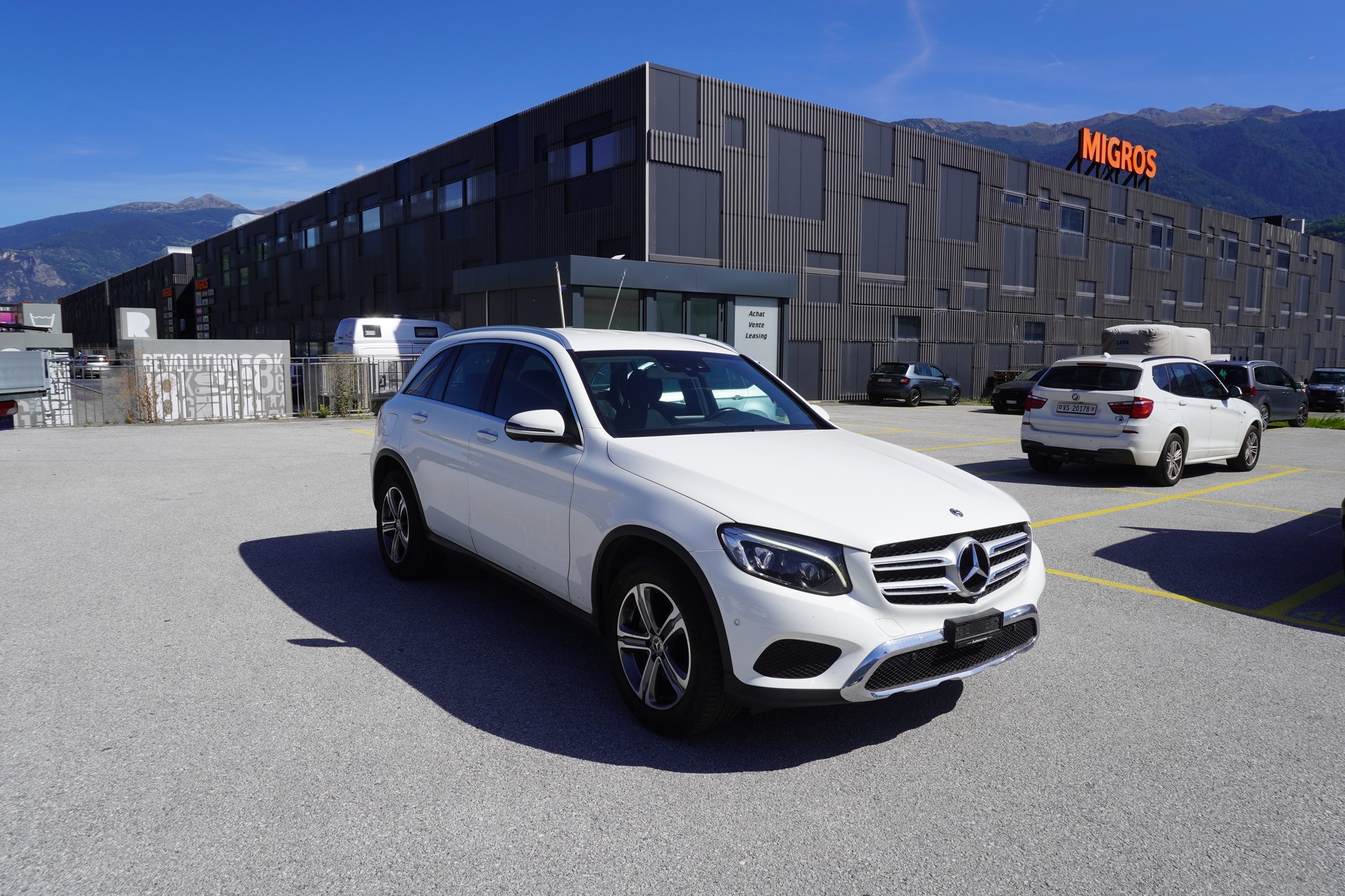 MERCEDES-BENZ GLC 250 4Matic 9G-Tronic-image-4