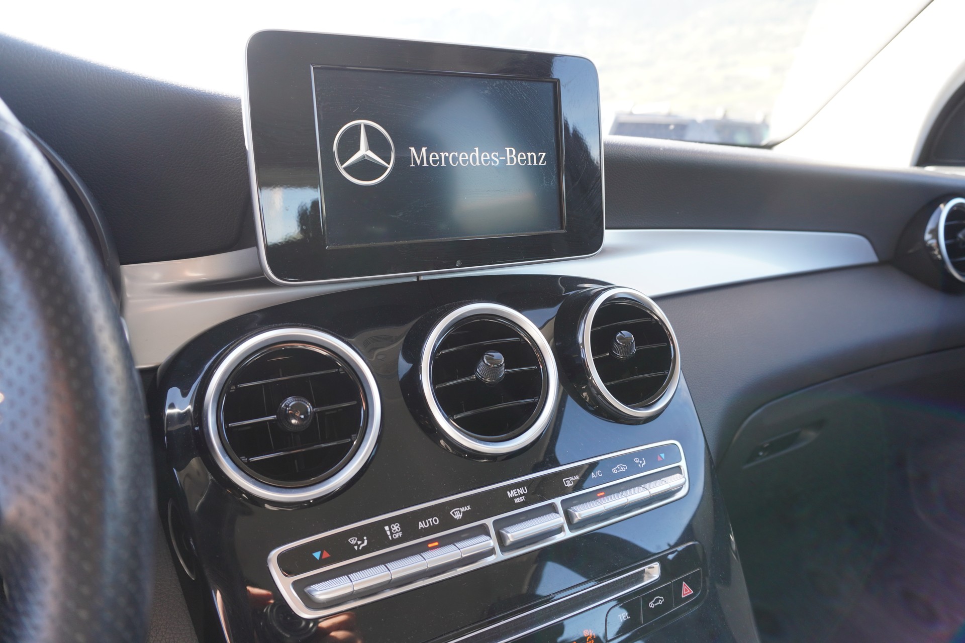 MERCEDES-BENZ GLC 250 4Matic 9G-Tronic-image-16