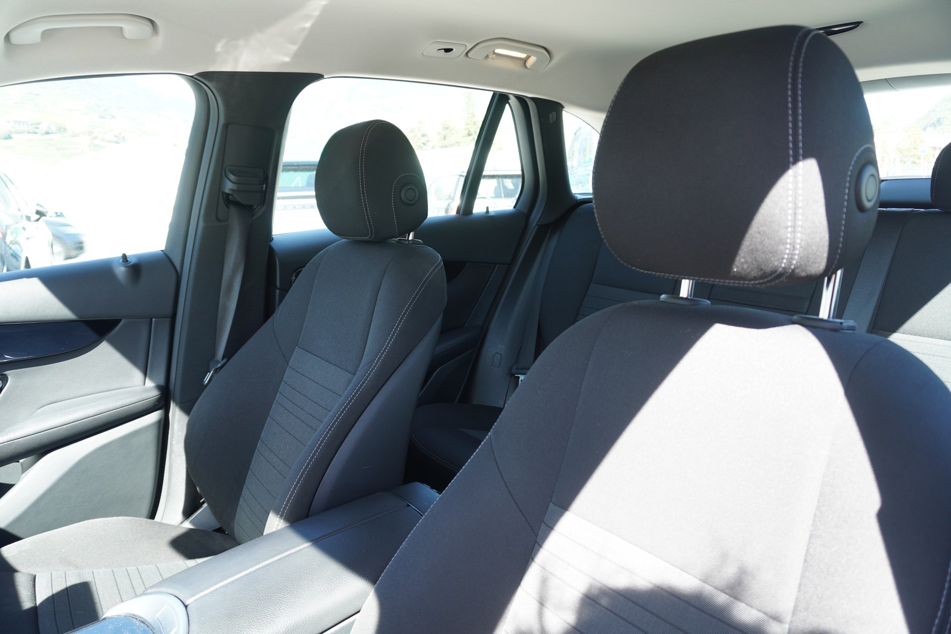 MERCEDES-BENZ GLC 250 4Matic 9G-Tronic-image-11