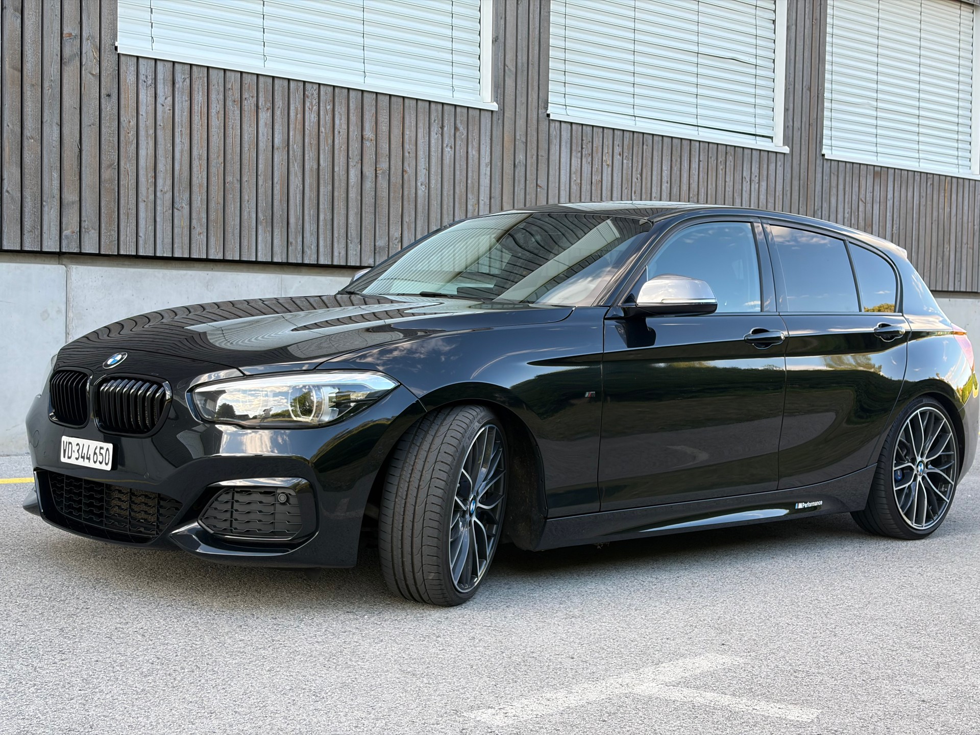 BMW M140i xDrive-image-5