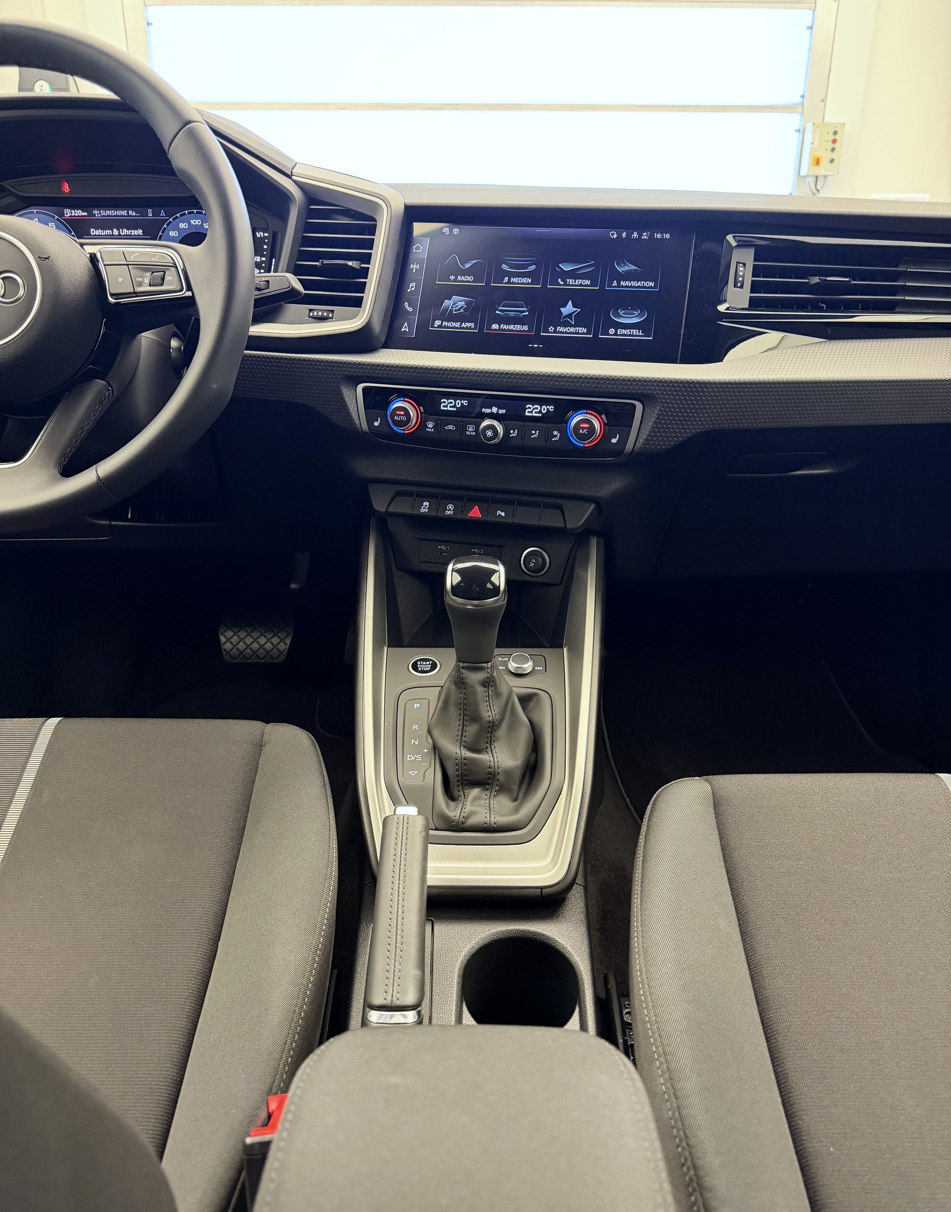 AUDI A1 allstreet 30 TFSI S-tronic-image-9