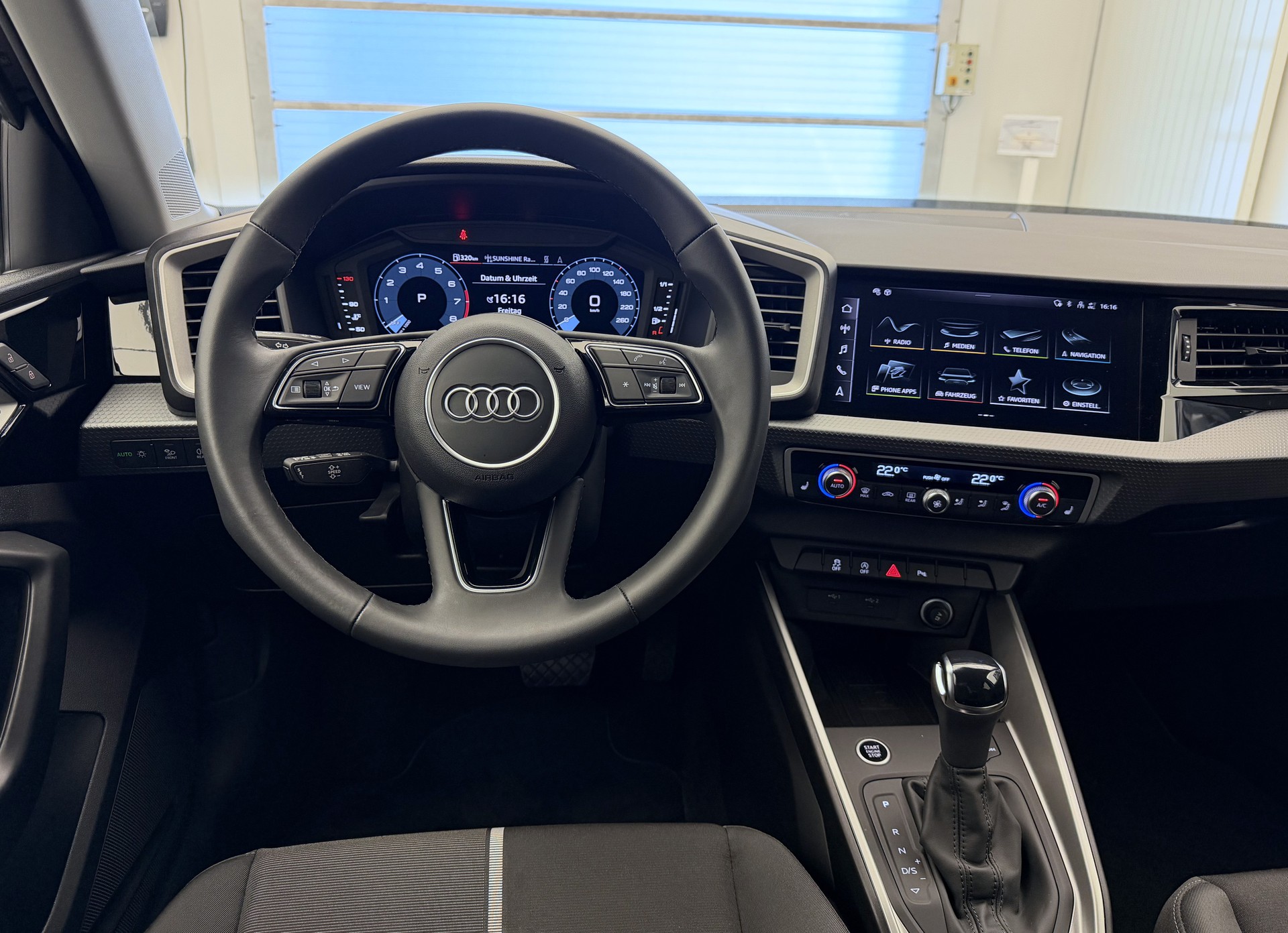 AUDI A1 allstreet 30 TFSI S-tronic-image-6