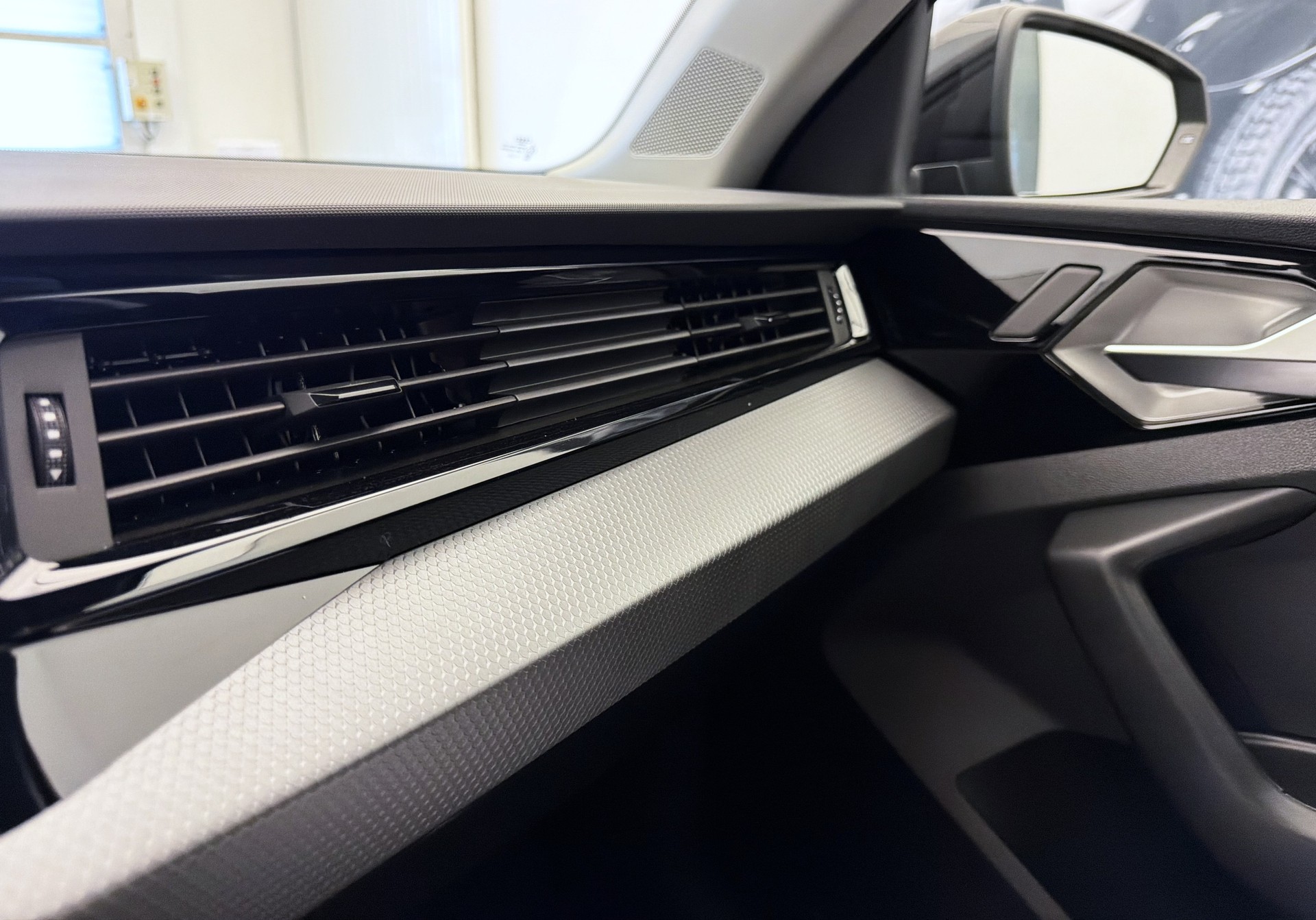 AUDI A1 allstreet 30 TFSI S-tronic-image-16