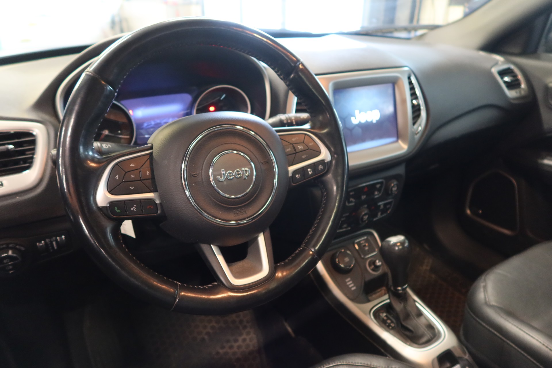 JEEP Compass 1.4 T S AWD-image-5