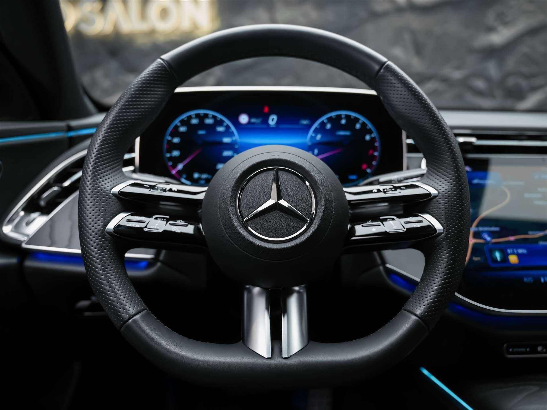 MERCEDES-BENZ E 200 AMG Line 9G-Tronic *21" Felgen*-image-24