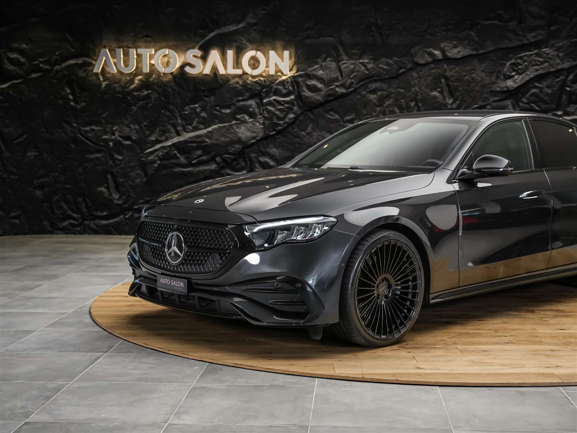 MERCEDES-BENZ E 200 AMG Line 9G-Tronic *21" Felgen*-image-13
