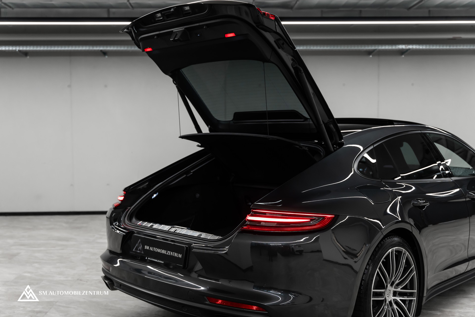 PORSCHE Panamera 3.0 V6 4 / Approved / Panorama / 360° / Bose / AHK-image-9