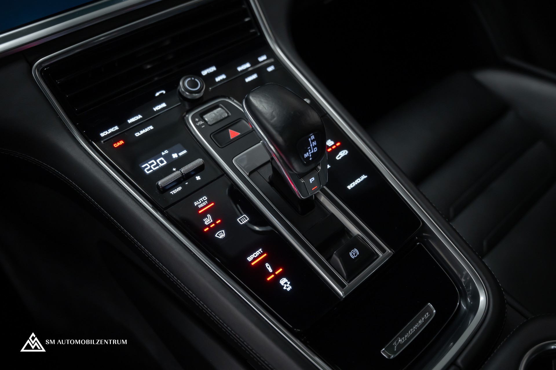 PORSCHE Panamera 3.0 V6 4 / Approved / Panorama / 360° / Bose / AHK-image-32